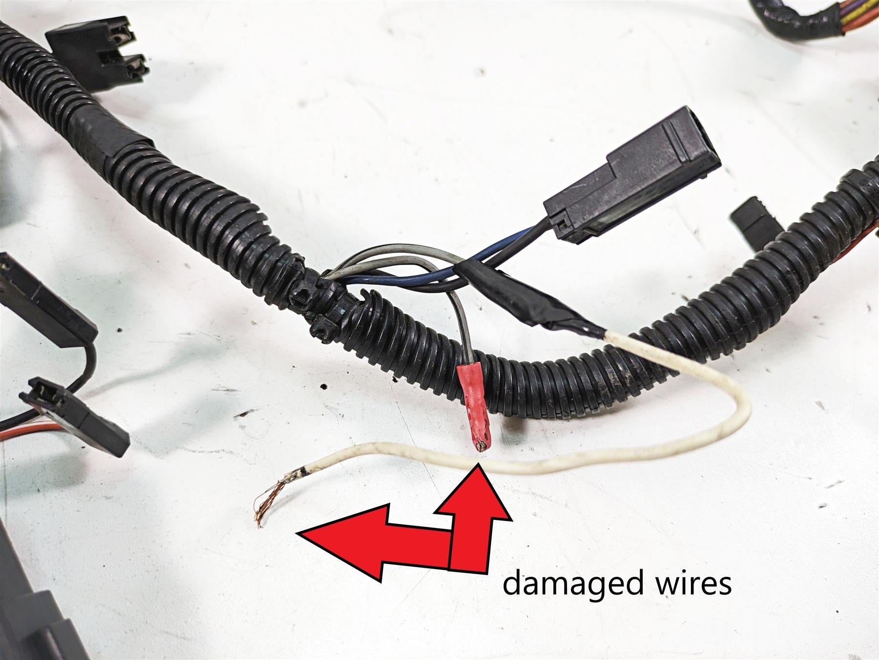 2005 Harley Touring FLHTCUI Electra Glide Front Fairing Wiring - Read 70232-04 {{ shop.shopifyCountryName }} - Mototech271