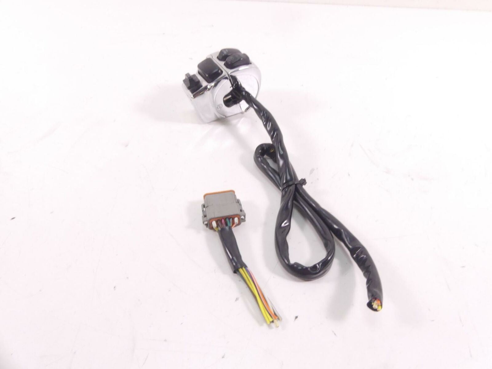 2005 Harley Touring CVO FLHTCSE Electra Glide Left Control Switch -Read 71597-9 {{ shop.shopifyCountryName }} - Mototech271