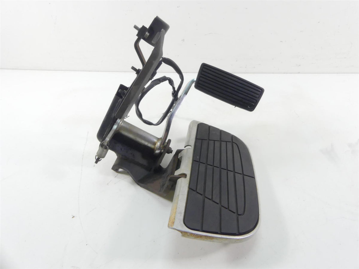 2003 Honda VTX1300 S Right Front Floor Board & Brake Pedal 50615-MEA-670 {{ shop.shopifyCountryName }} - Mototech271