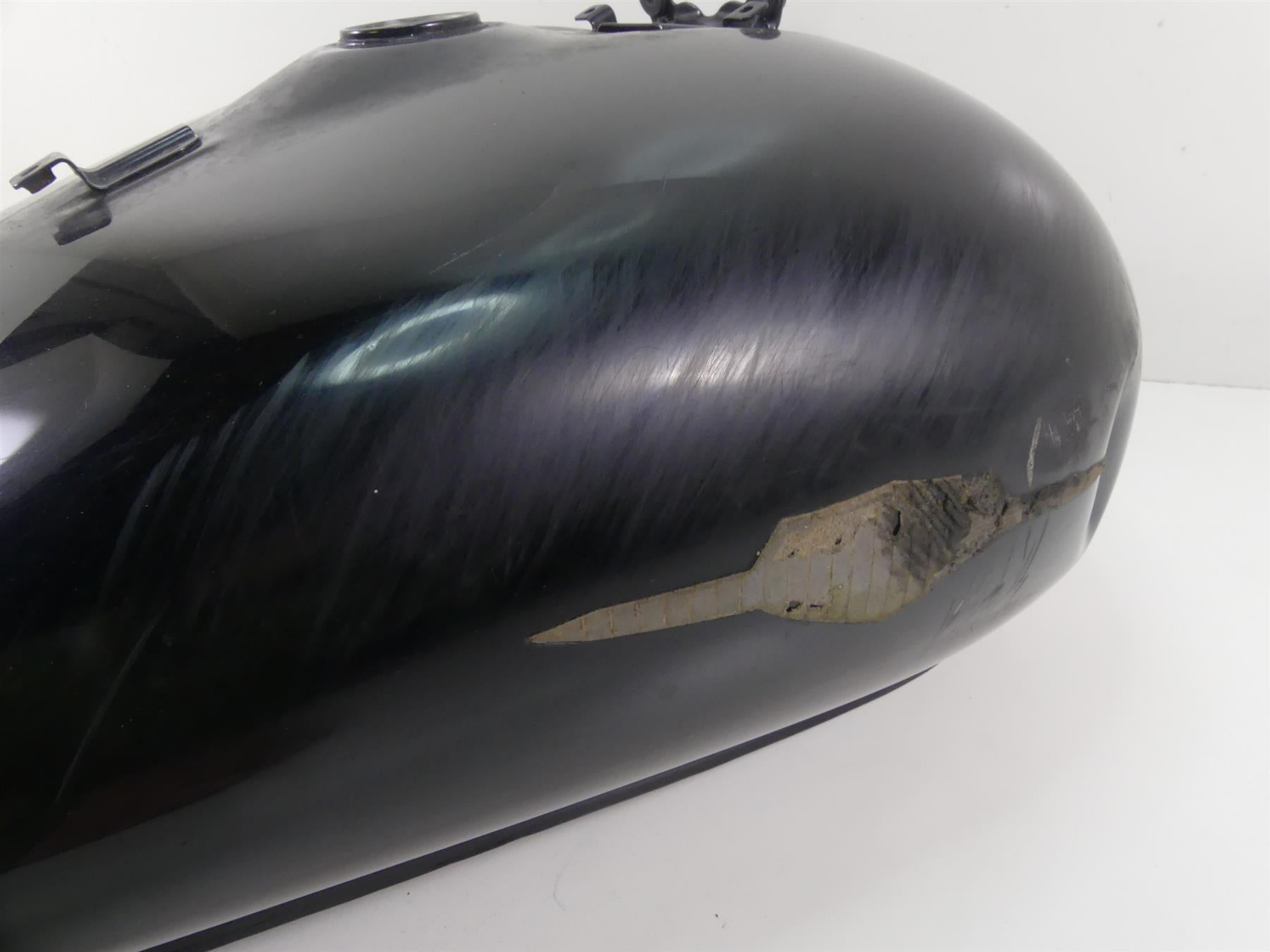 2007 Suzuki M109R VZR1800 Boulevard Fuel Gas Petrol Tank -Dent 44100-48G00 {{ shop.shopifyCountryName }} - Mototech271