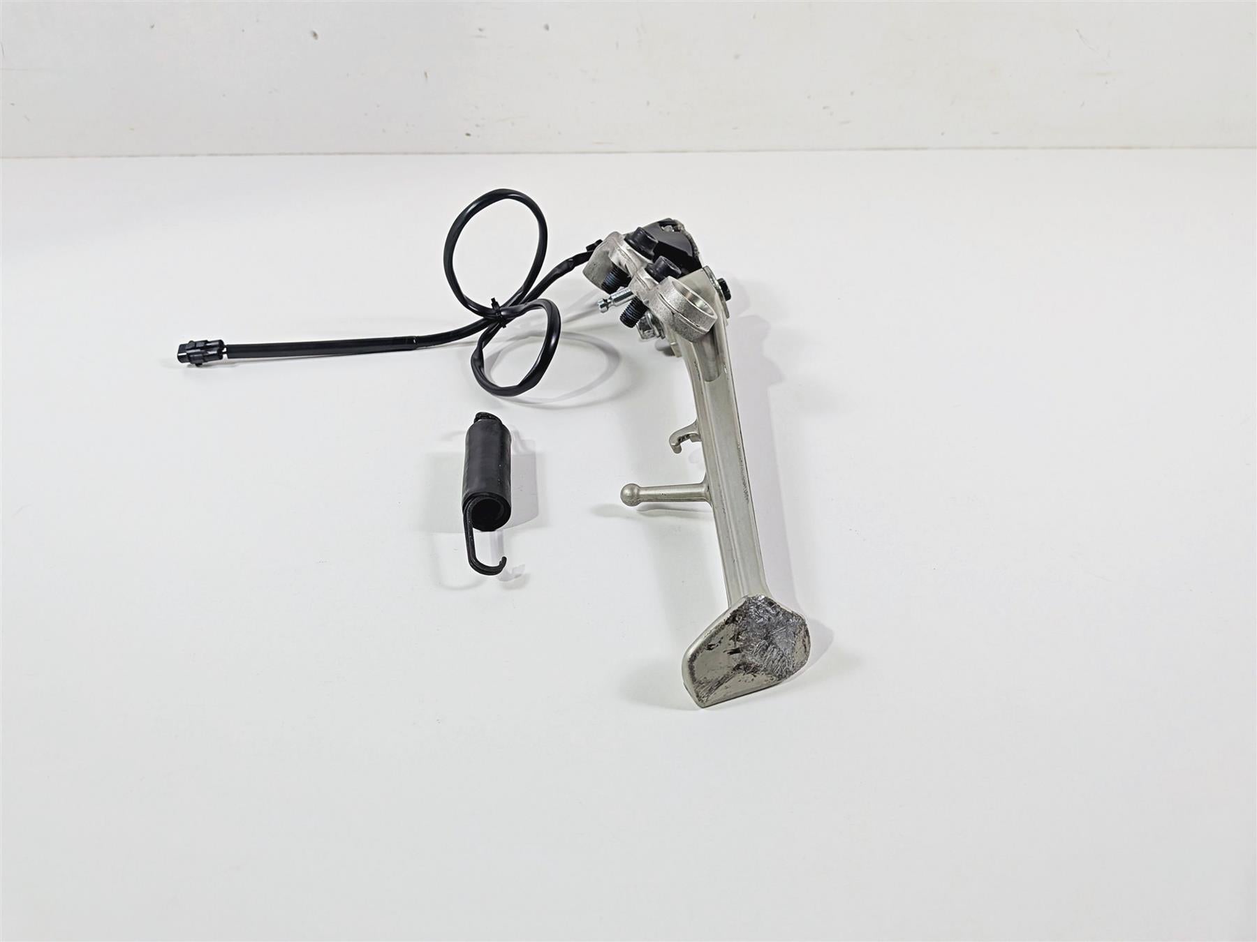 2023 Yamaha MT10 MTN1000 Side Kick Stand Kickstand & Switch B67-27311-00-00 {{ shop.shopifyCountryName }} - Mototech271