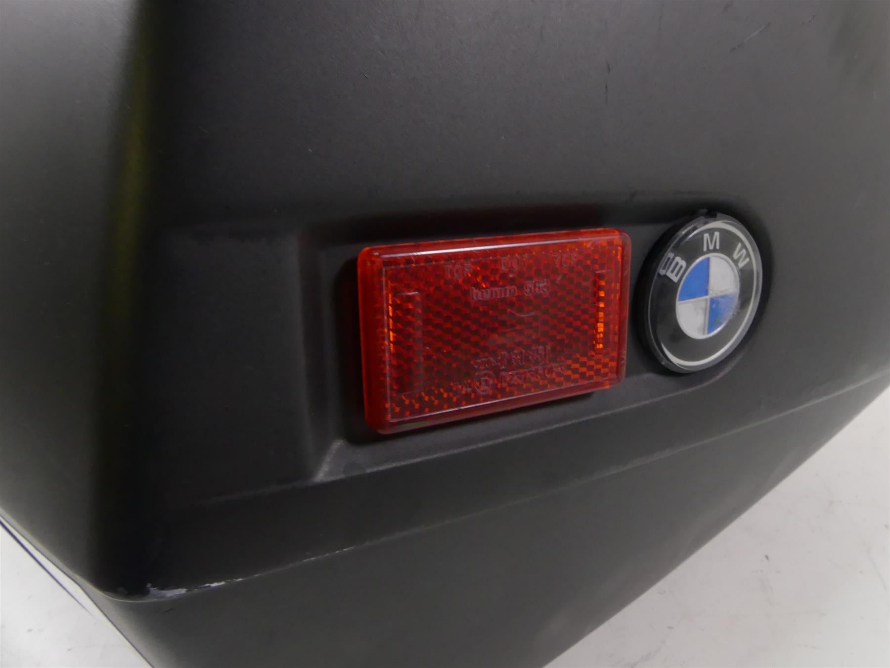 2001 BMW R1150 GS R21 Right Saddlebag Saddle Bag Luggage Box - 31L 46542316008 {{ shop.shopifyCountryName }} - Mototech271