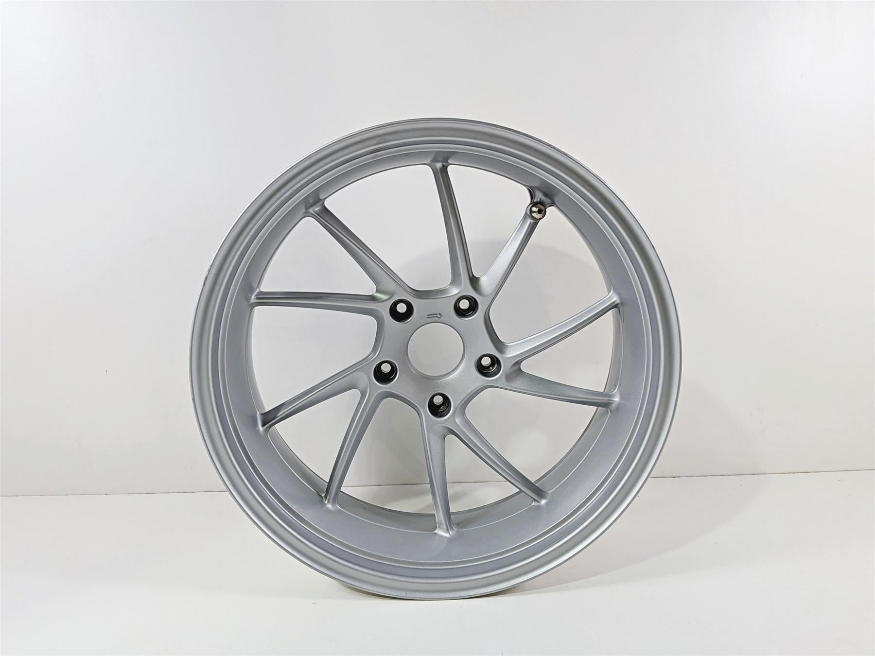 2023 BMW R1250RT RTP K52 Straight Silver Rear Wheel Rim 17x5.5 36317727235 {{ shop.shopifyCountryName }} - Mototech271