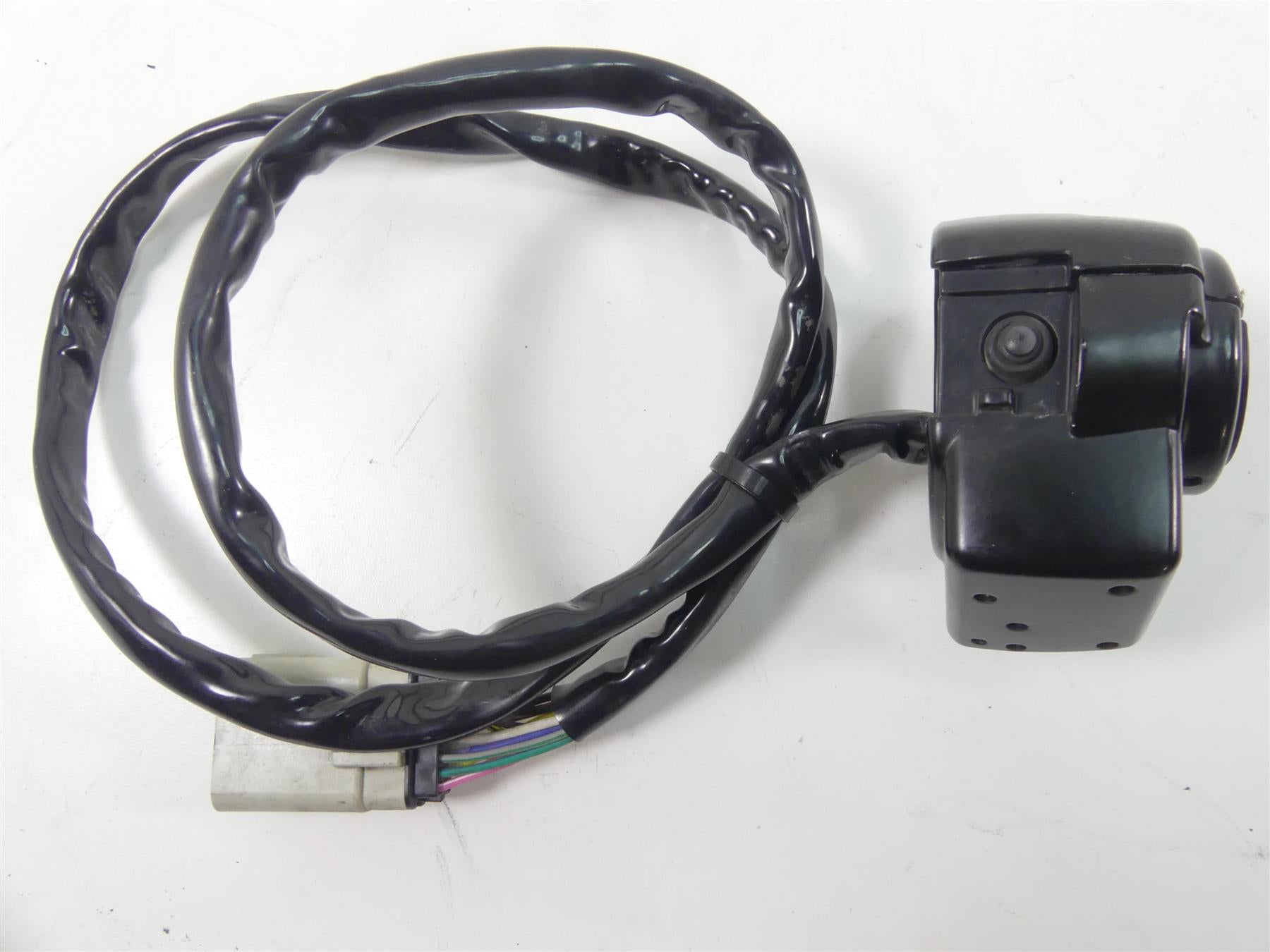 2013 Harley Touring FLTRX Road Glide Left Hand Audio Control Switch 71682-06A {{ shop.shopifyCountryName }} - Mototech271