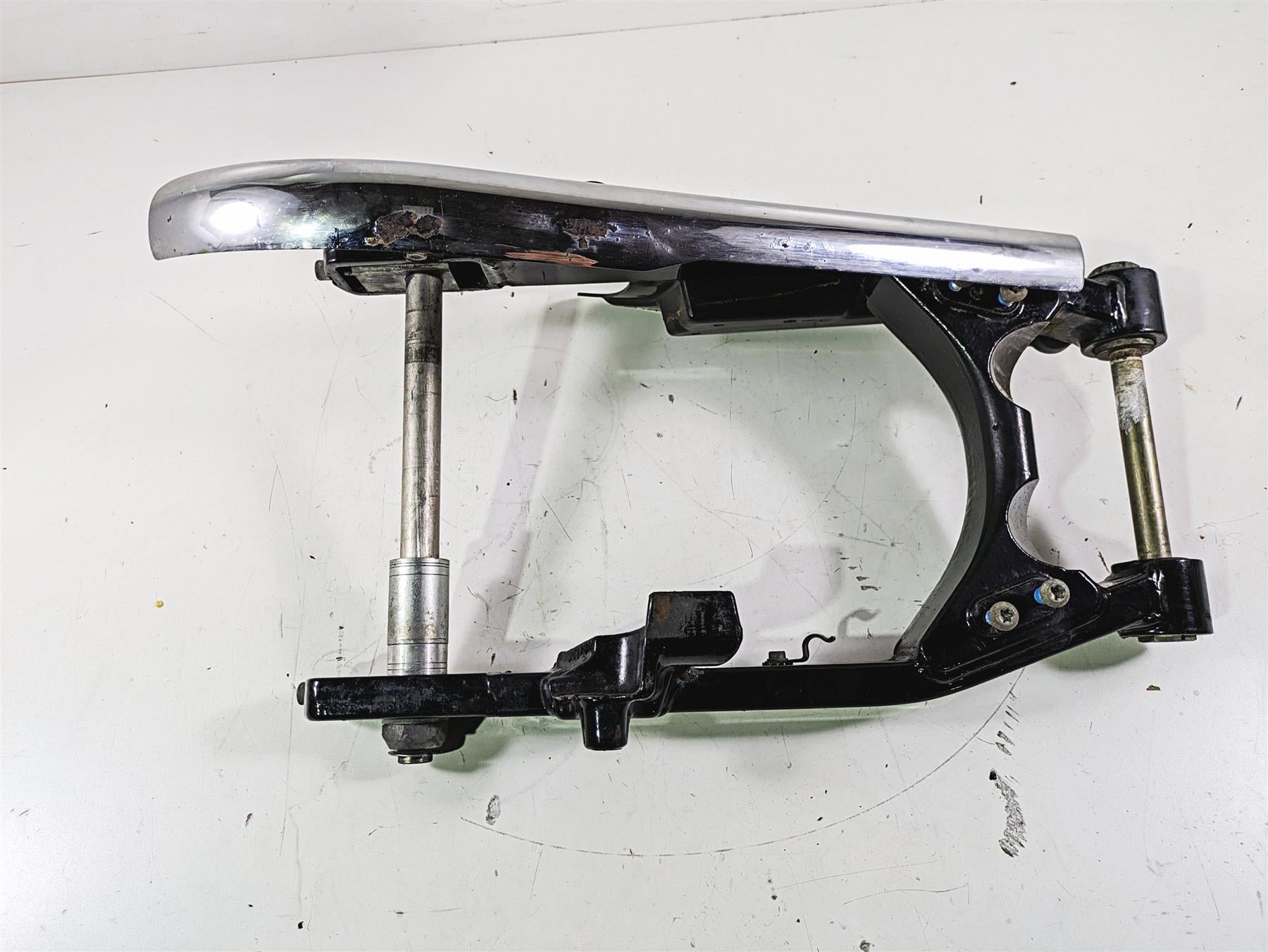 2012 Harley FLD Dyna Switchback Rear Swingarm & Belt Guards 47820-10 {{ shop.shopifyCountryName }} - Mototech271