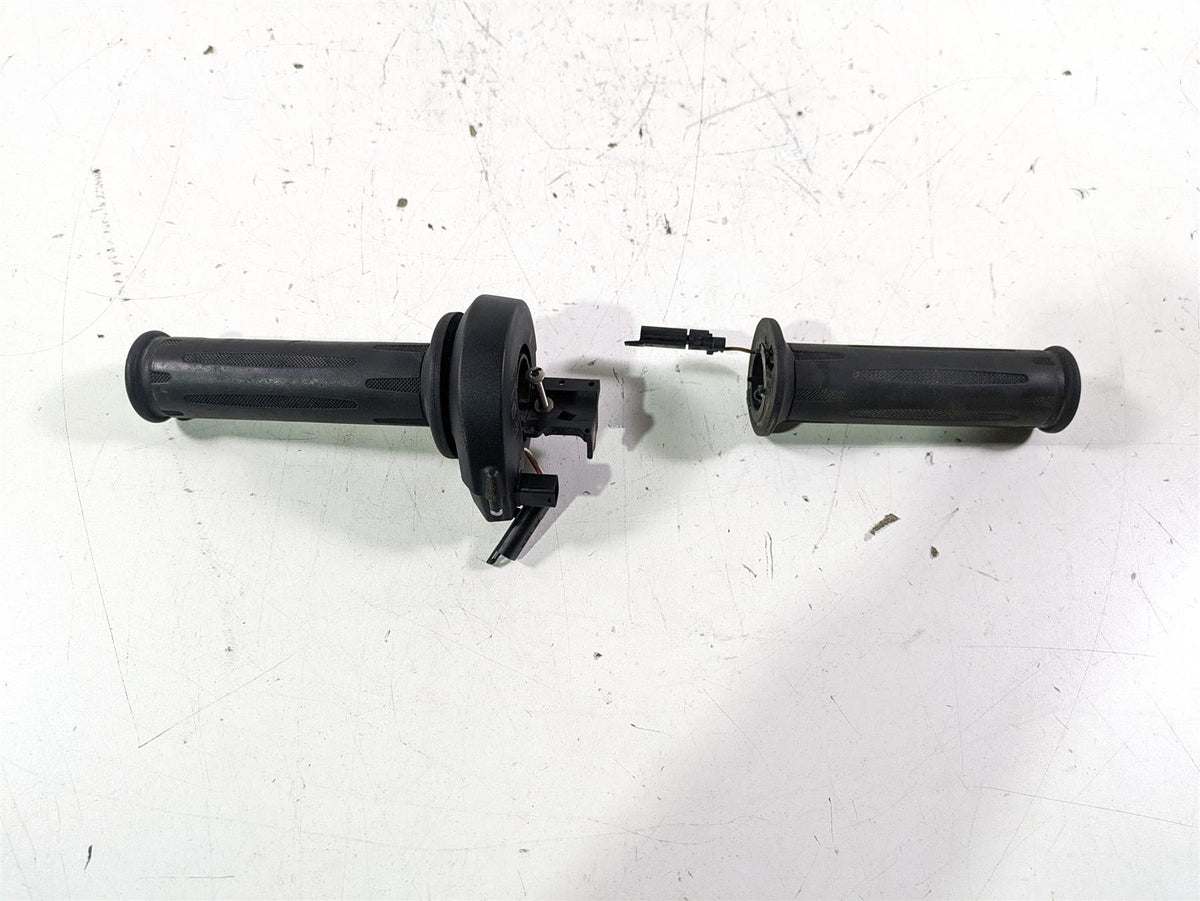 2022 BMW R1250 RT K052 Left Right Heated Hand Grip Set 61318549455 61318552124 {{ shop.shopifyCountryName }} - Mototech271