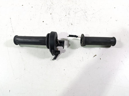 2022 BMW R1250 RT K052 Left Right Heated Hand Grip Set 61318549455 61318552124 {{ shop.shopifyCountryName }} - Mototech271