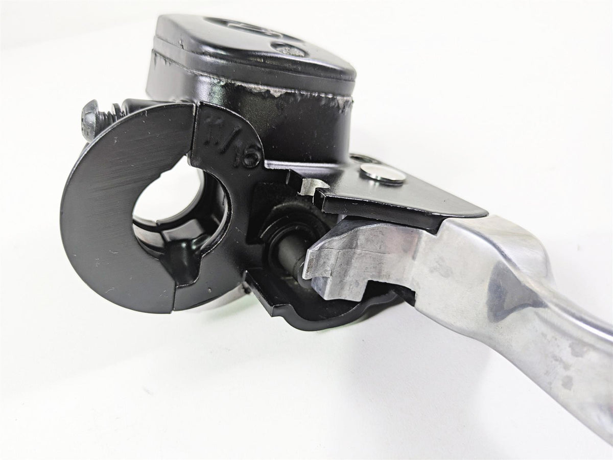 2014 Harley FXDF Dyna Fat Bob Front Brake Master Cylinder 11/16 45170-08F {{ shop.shopifyCountryName }} - Mototech271