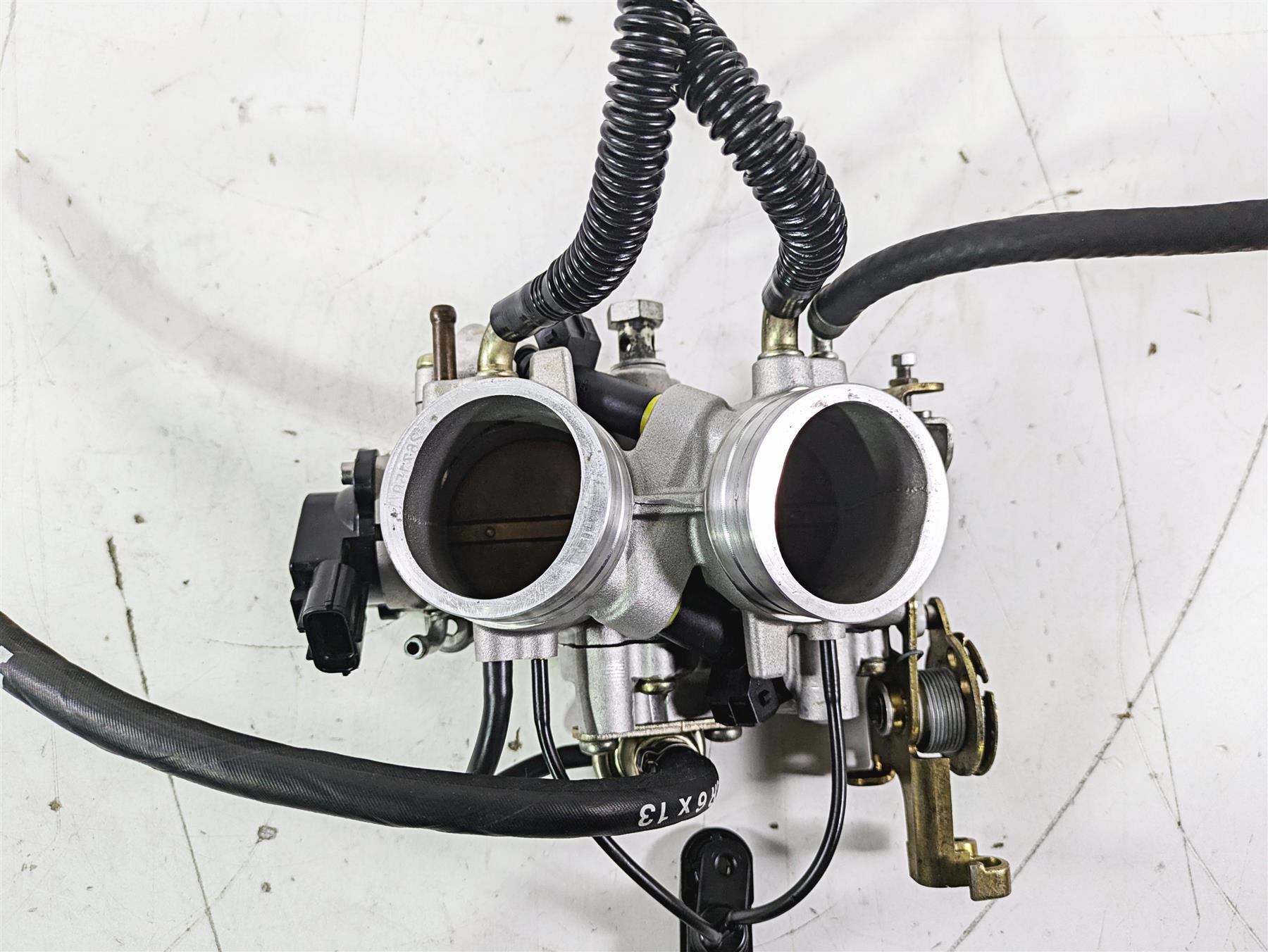 2008 Aprilia RSVR 1000 Factory Throttle Bodies Body Set AP0296970 {{ shop.shopifyCountryName }} - Mototech271