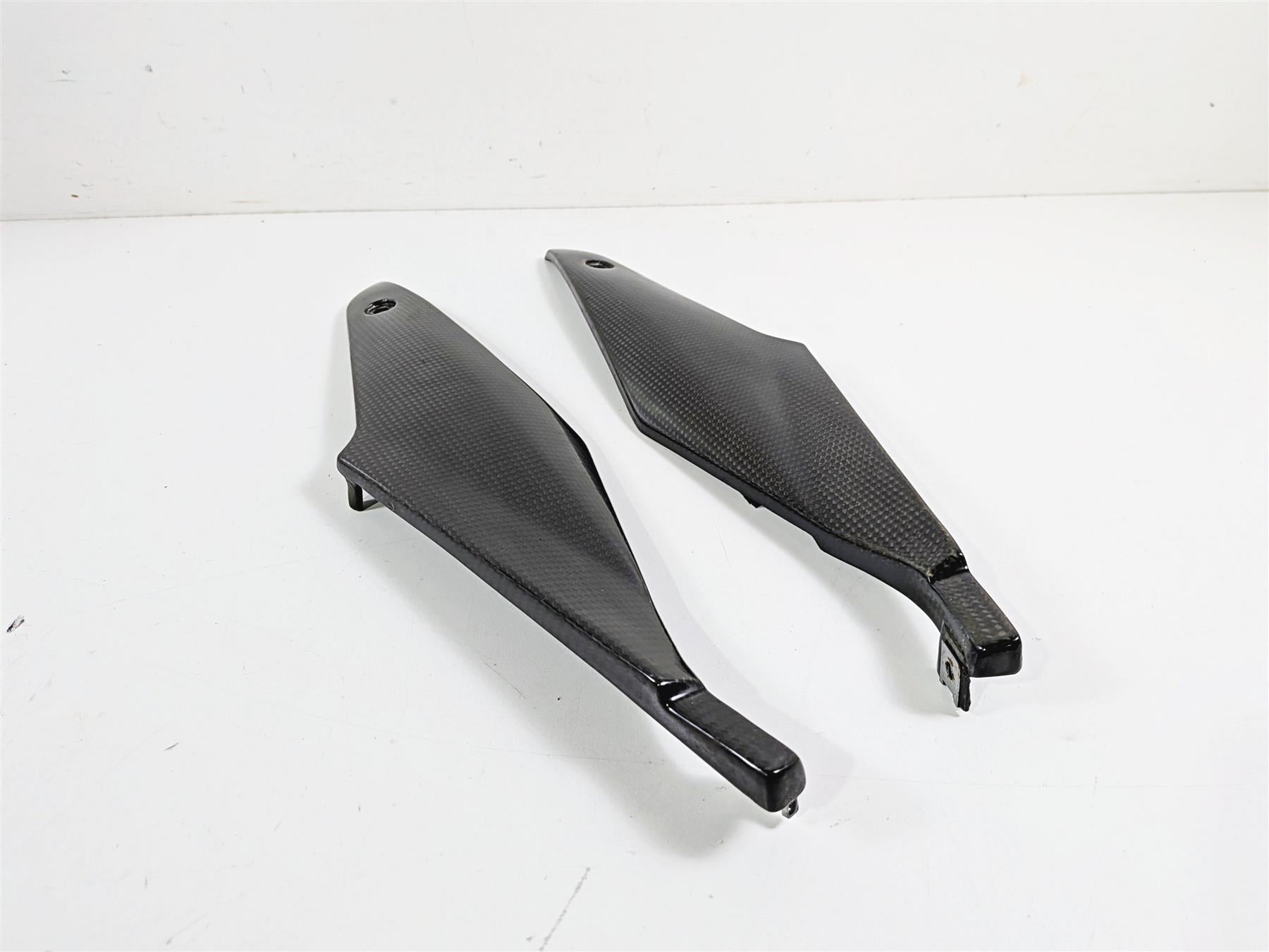 2008 Aprilia RSVR 1000 Factory Carbon Under Seat Side Cover Set 8179402 {{ shop.shopifyCountryName }} - Mototech271