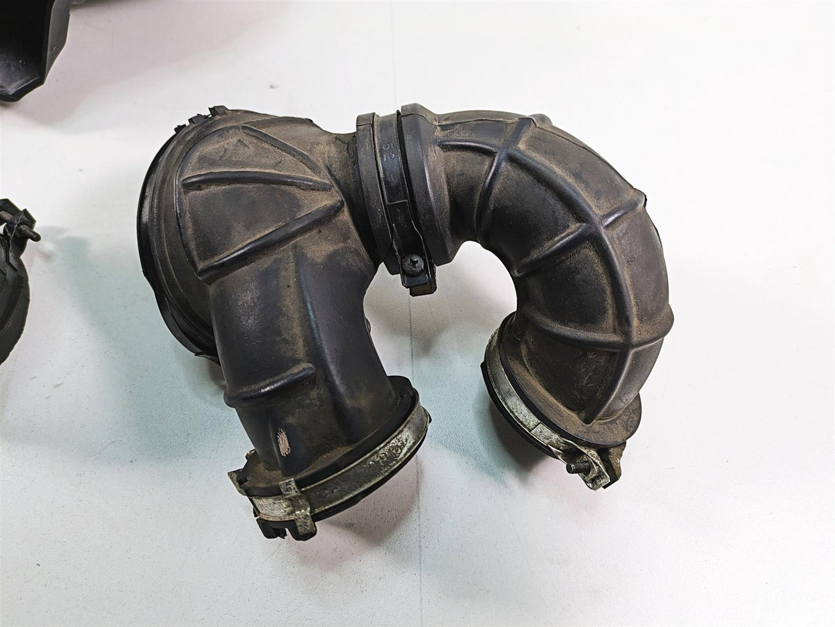 2006 Honda VT1100 C2 Shadow Air Box Cleaner Breather & Tubes 17210-MM8-020 {{ shop.shopifyCountryName }} - Mototech271