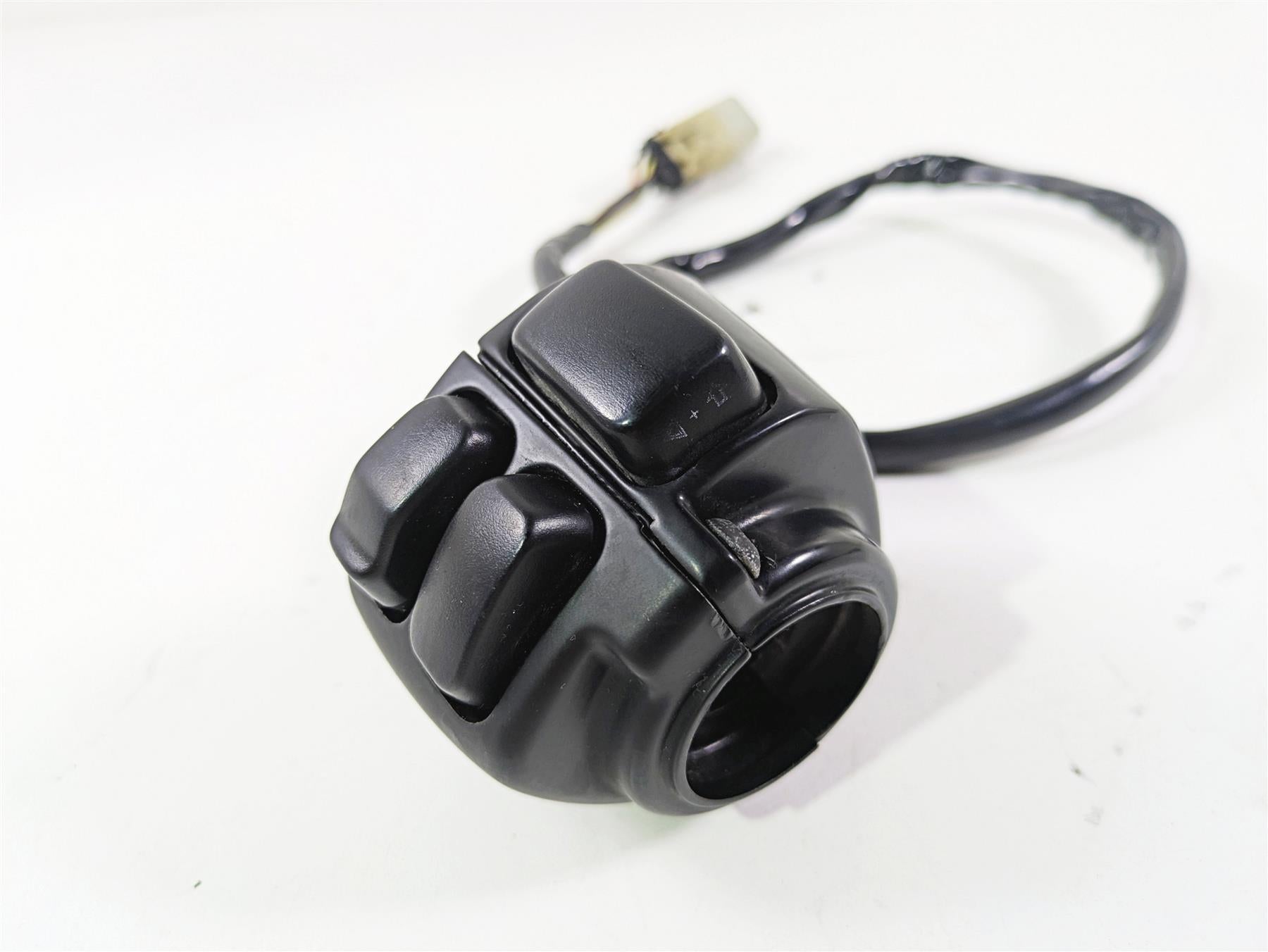 2007 Harley Sportster XL1200 C Left Hand Blinker Light Control Switch 71682-06A {{ shop.shopifyCountryName }} - Mototech271