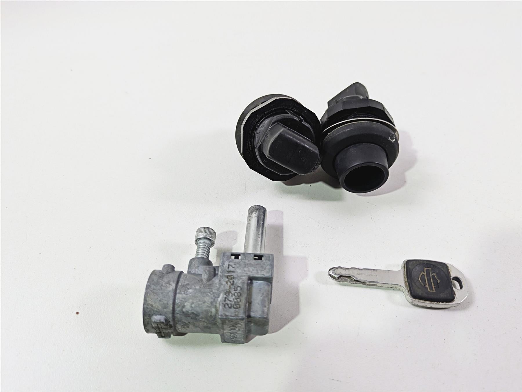 2018 Harley FLHCS Softail Heritage 115th Key Lock Set 45600056 {{ shop.shopifyCountryName }} - Mototech271