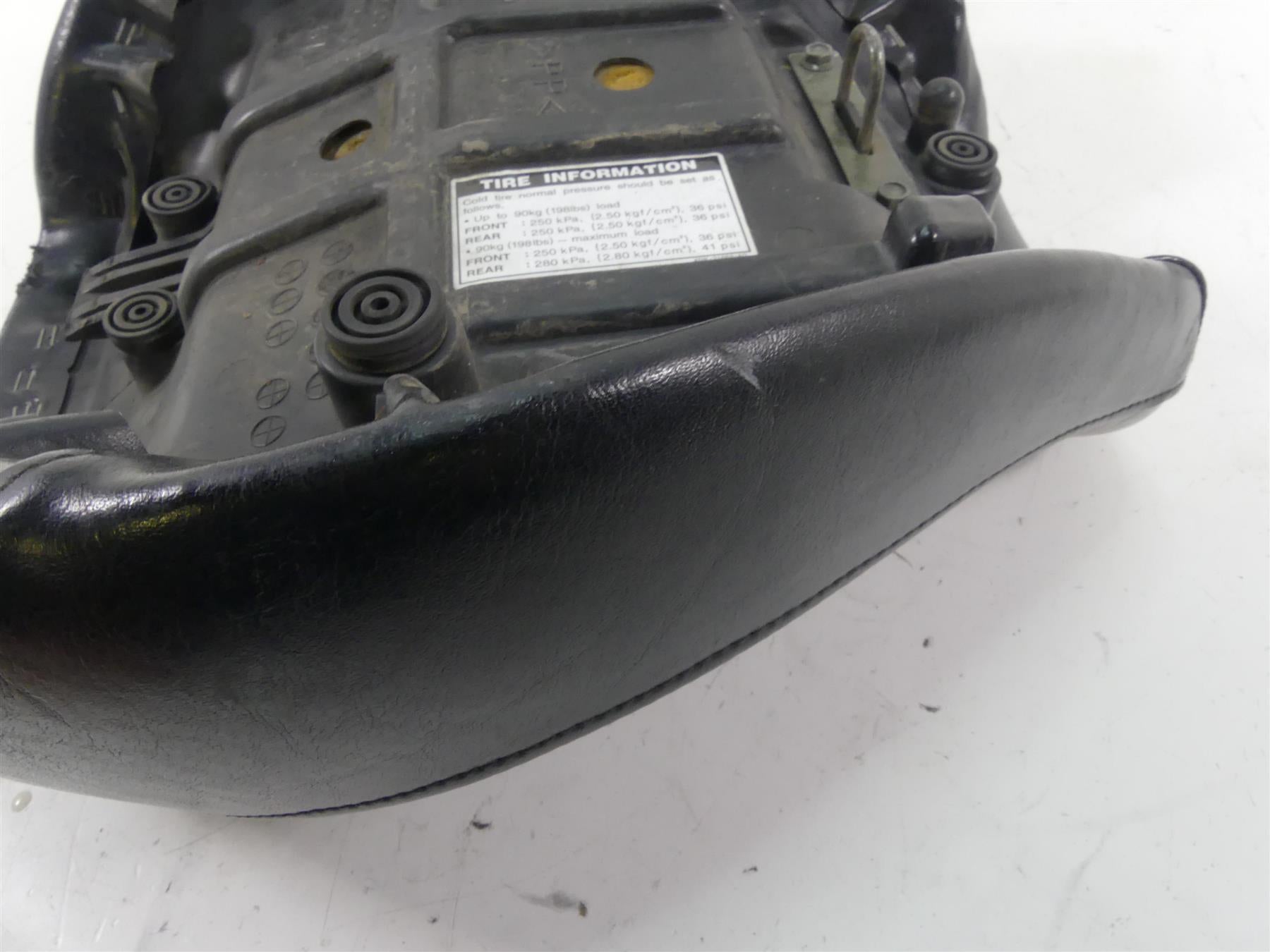 2001 Yamaha XV1600 Road Star Front Rider Driver Seat Saddle 4WM-24710-00-00 {{ shop.shopifyCountryName }} - Mototech271