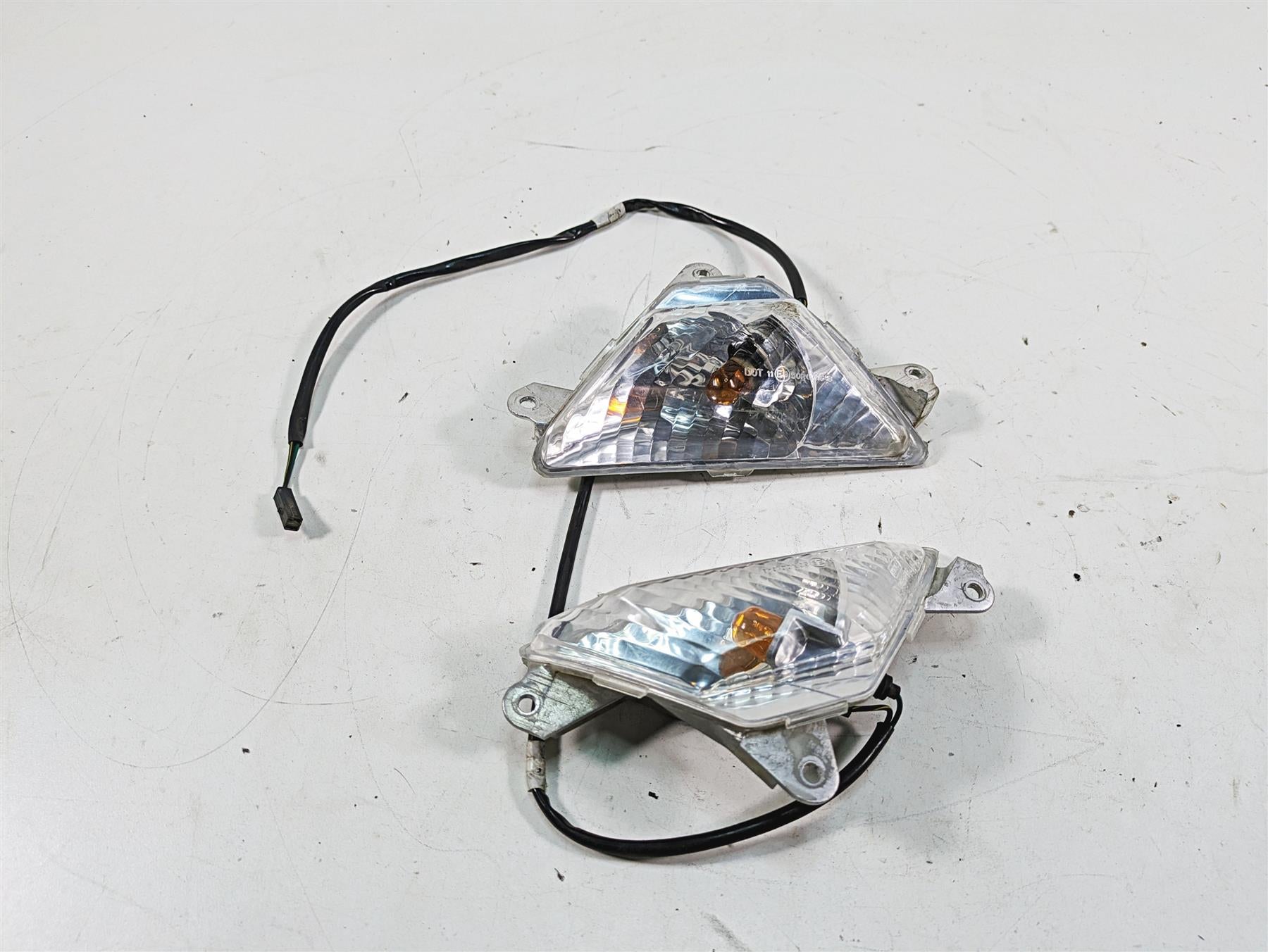 2016 Kawasaki Ninja EX300 Front Turn Signal Blinker Set 23040-0147 23040-0148 {{ shop.shopifyCountryName }} - Mototech271