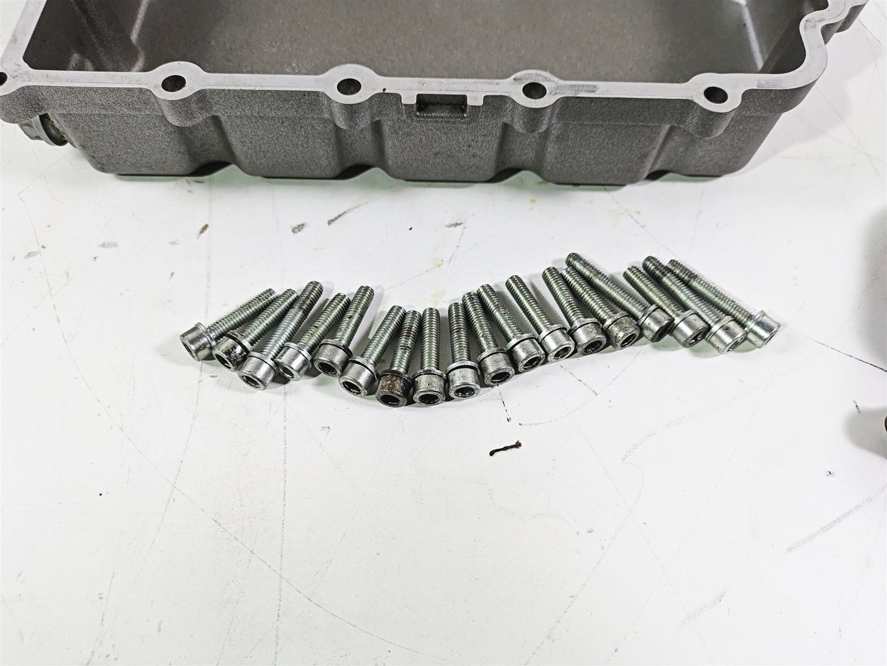 2010 Harley VRSCF Muscle Rod Oil Pan Engine Bottom Cover 26104-01K {{ shop.shopifyCountryName }} - Mototech271