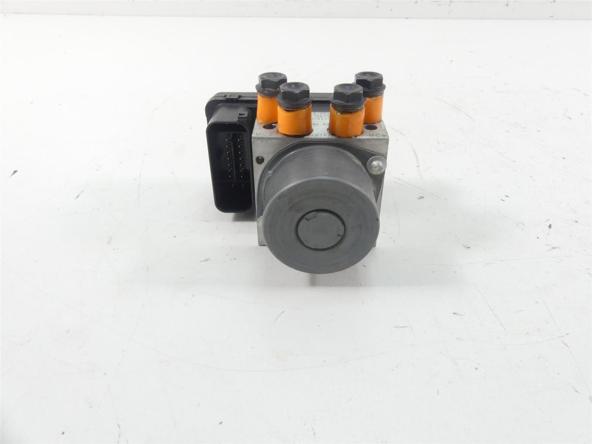 2018 Ducati Hypermotard 939 SP Abs Brake Pump Control Unit Module 54240402A {{ shop.shopifyCountryName }} - Mototech271