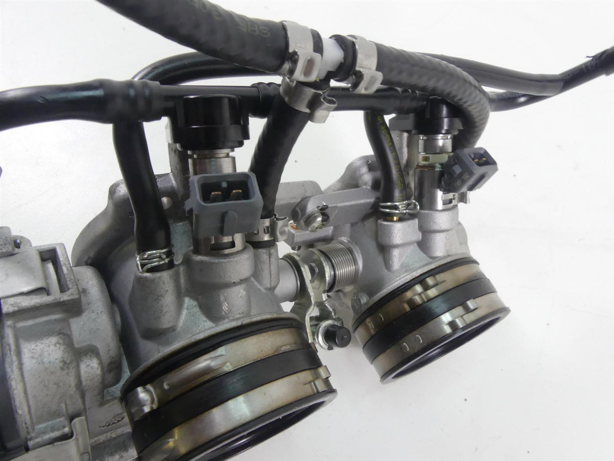 2019 Aprilia Tuono V4 RR Factory Throttle Body Fuel Inject Set 858738 2B003347 {{ shop.shopifyCountryName }} - Mototech271