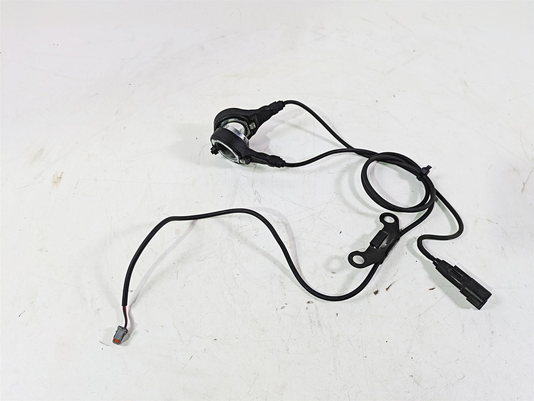 2018 Harley FXBR Softail Breakout Abs Brake Wheel Speed Sensor Set 41100080 {{ shop.shopifyCountryName }} - Mototech271
