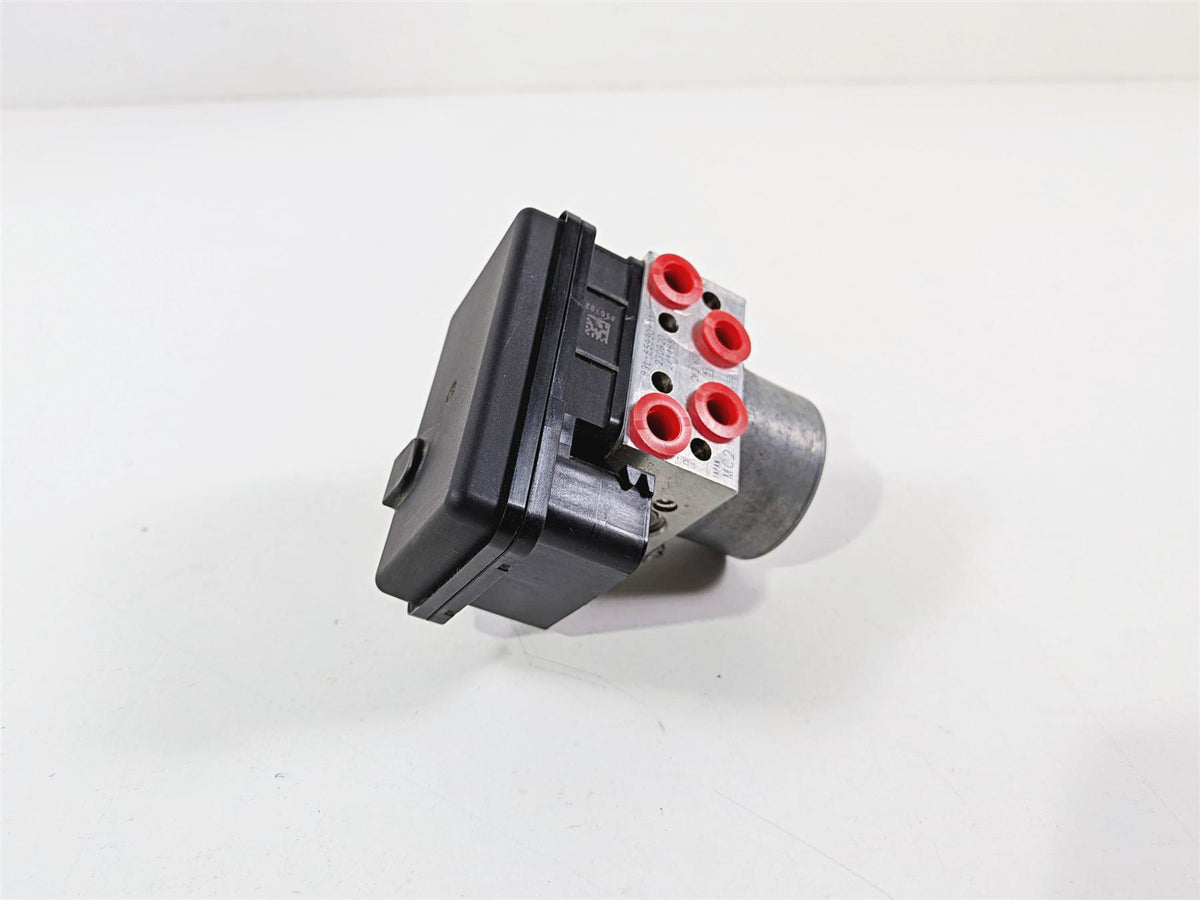 2024 Yamaha YZF R1 RN65 Abs Brake Pump Pressure Module Unit B3L-85930-08-00 {{ shop.shopifyCountryName }} - Mototech271
