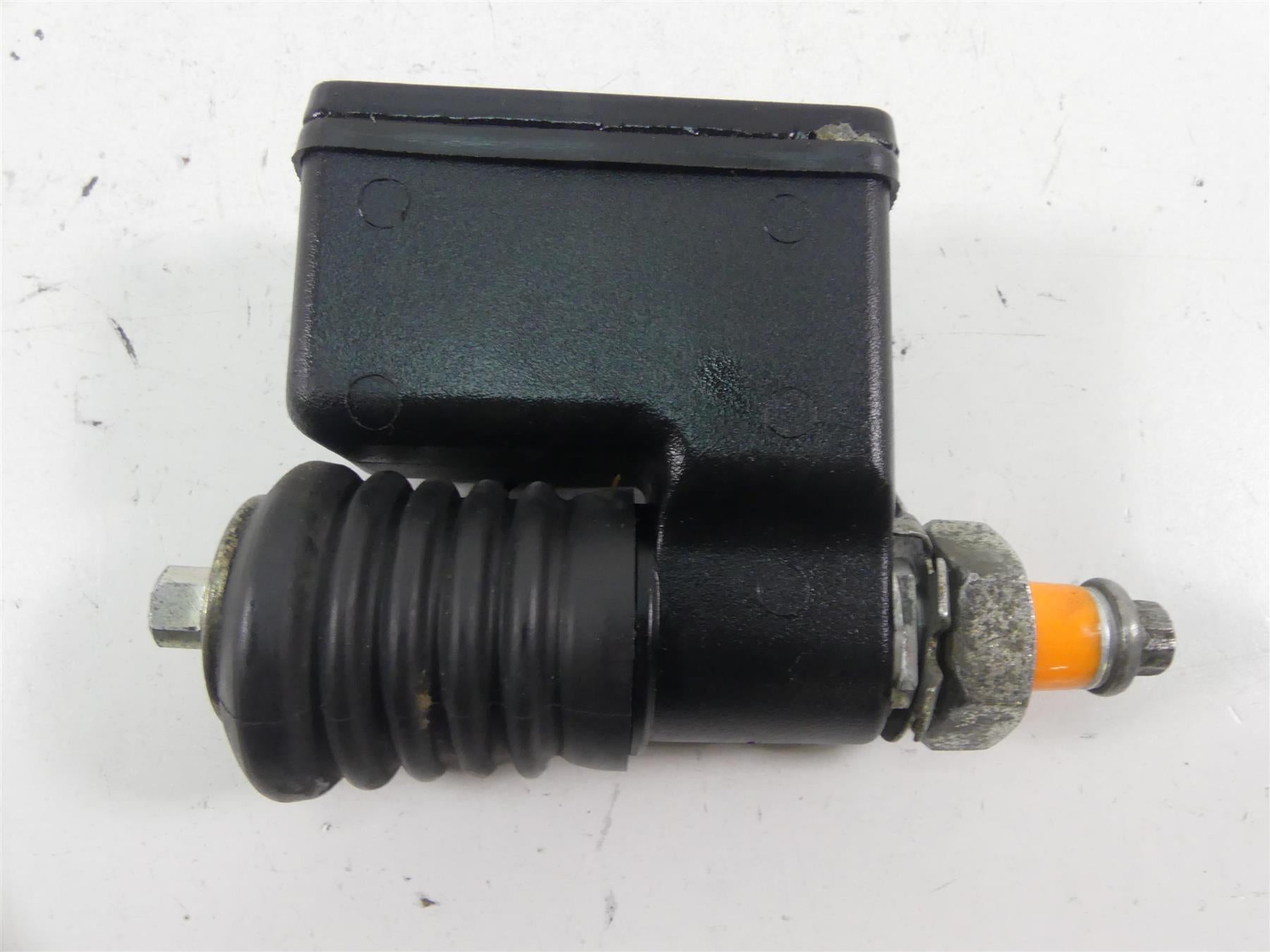 1998 Harley Dyna FXDL Low Rider Rear Brake Master Cylinder 42474-90C {{ shop.shopifyCountryName }} - Mototech271