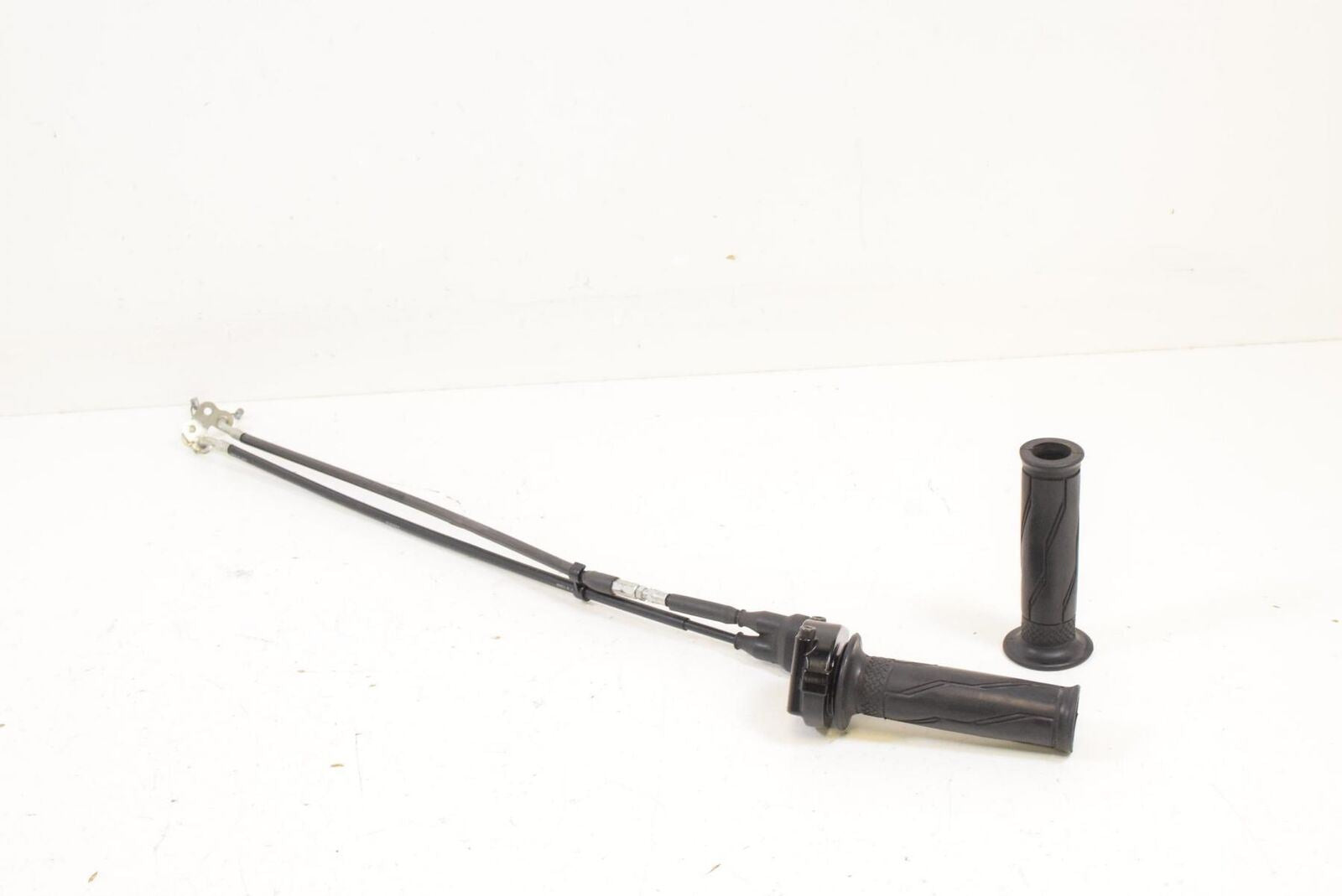 2007 Yamaha YZFR1 YZF R1 NICE Throttle Griip Handle Cables 4C8-26240-00-00 {{ shop.shopifyCountryName }} - Mototech271