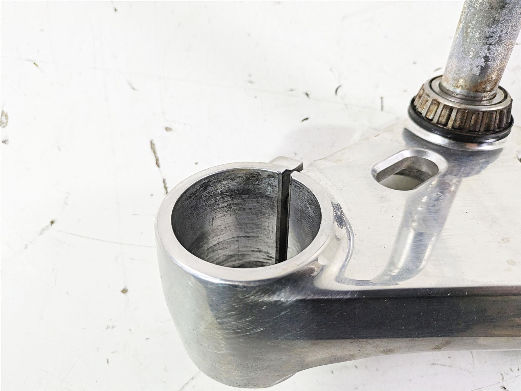2012 Harley VRSCF Muscle V Rod Lower Triple Tree Steering Clamp 46892-09B {{ shop.shopifyCountryName }} - Mototech271