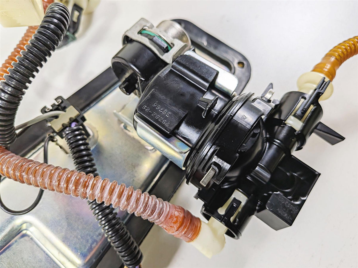 2009 Harley FXCWC Softail Rocker Fuel Gas Petrol Pump - Tested 75283-08 {{ shop.shopifyCountryName }} - Mototech271