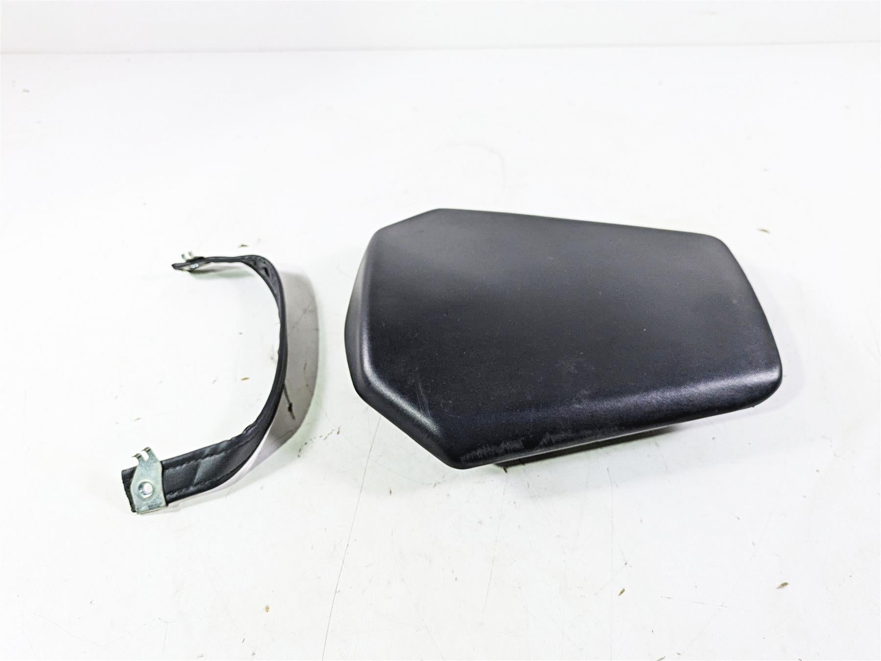 2008 Honda CBR1000RR SC59 Rear Passenger Saddle Seat - No Tears 77300-MFL-003 {{ shop.shopifyCountryName }} - Mototech271