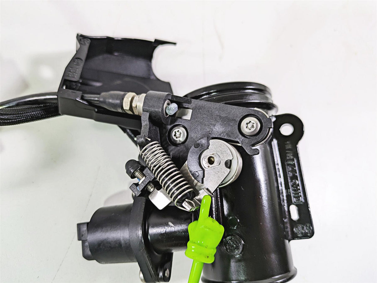 2012 BMW R1200R K27 Throttle Body Bodies Set 13547705239 13547705240 {{ shop.shopifyCountryName }} - Mototech271