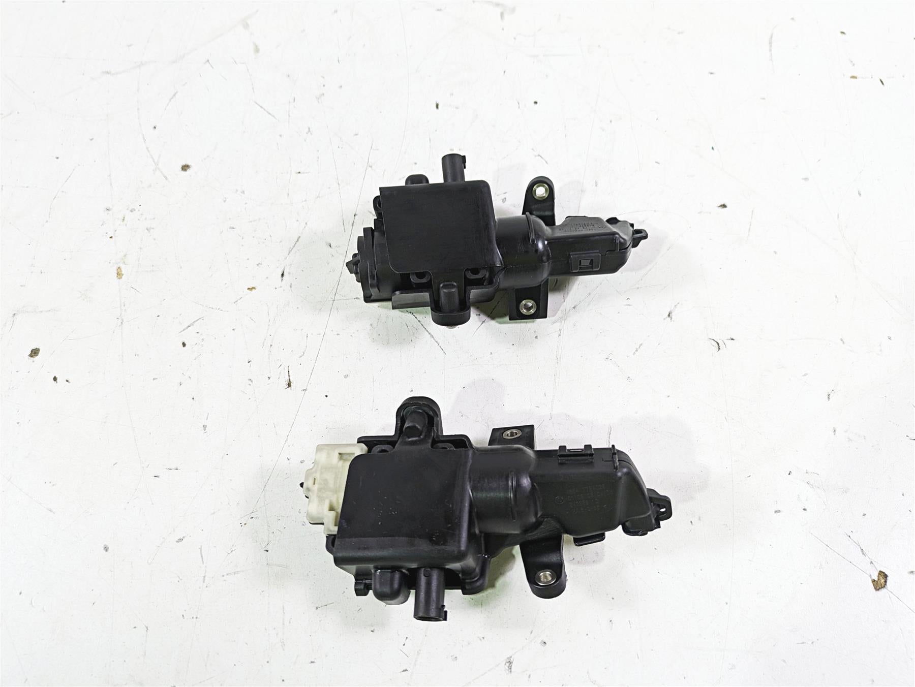 2014 BMW R1200 RT RTW K52 Saddlebag Bag Lock Actuator Set 46647724037 {{ shop.shopifyCountryName }} - Mototech271