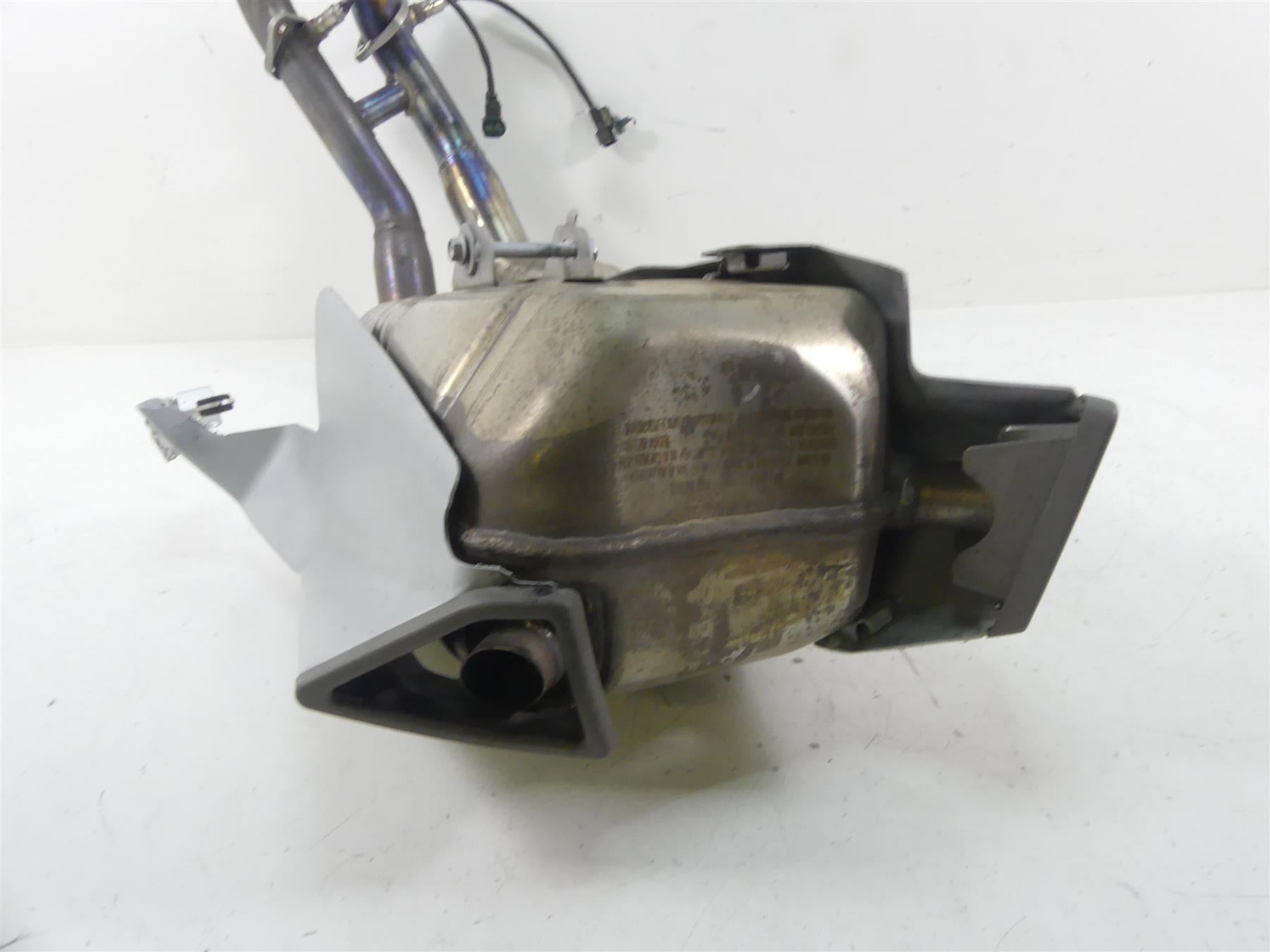 2021 Aprilia RS 660 Oem Exhaust Pipe Header Chamber Assembly 2B005290 {{ shop.shopifyCountryName }} - Mototech271