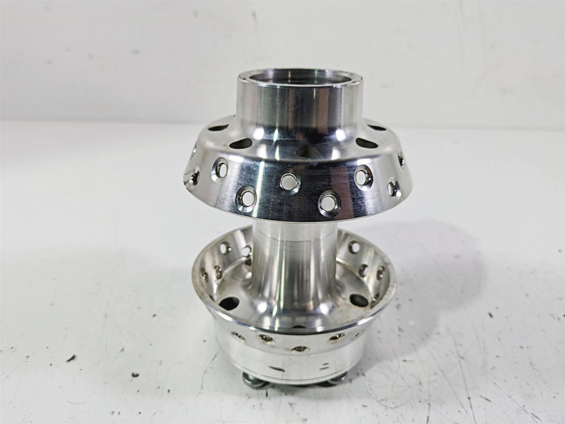 2019 Harley FLHCS Softail Heritage 16x3 Spoke Wheel Hub - Read 43017-07 {{ shop.shopifyCountryName }} - Mototech271