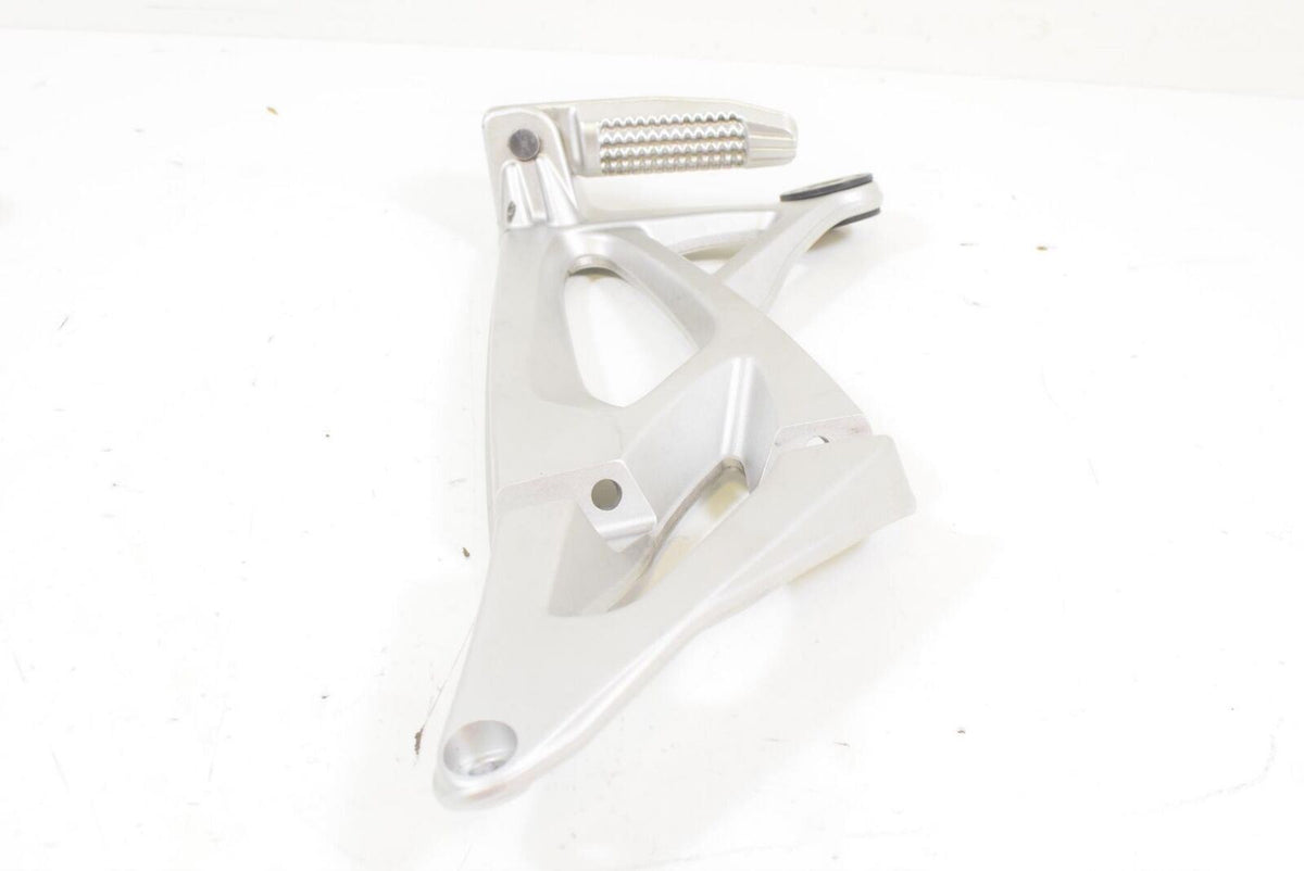 08 BMW K1200R K1200 R Sport K43 Passenger Footpeg Foot Peg Rest 46717660170 {{ shop.shopifyCountryName }} - Mototech271