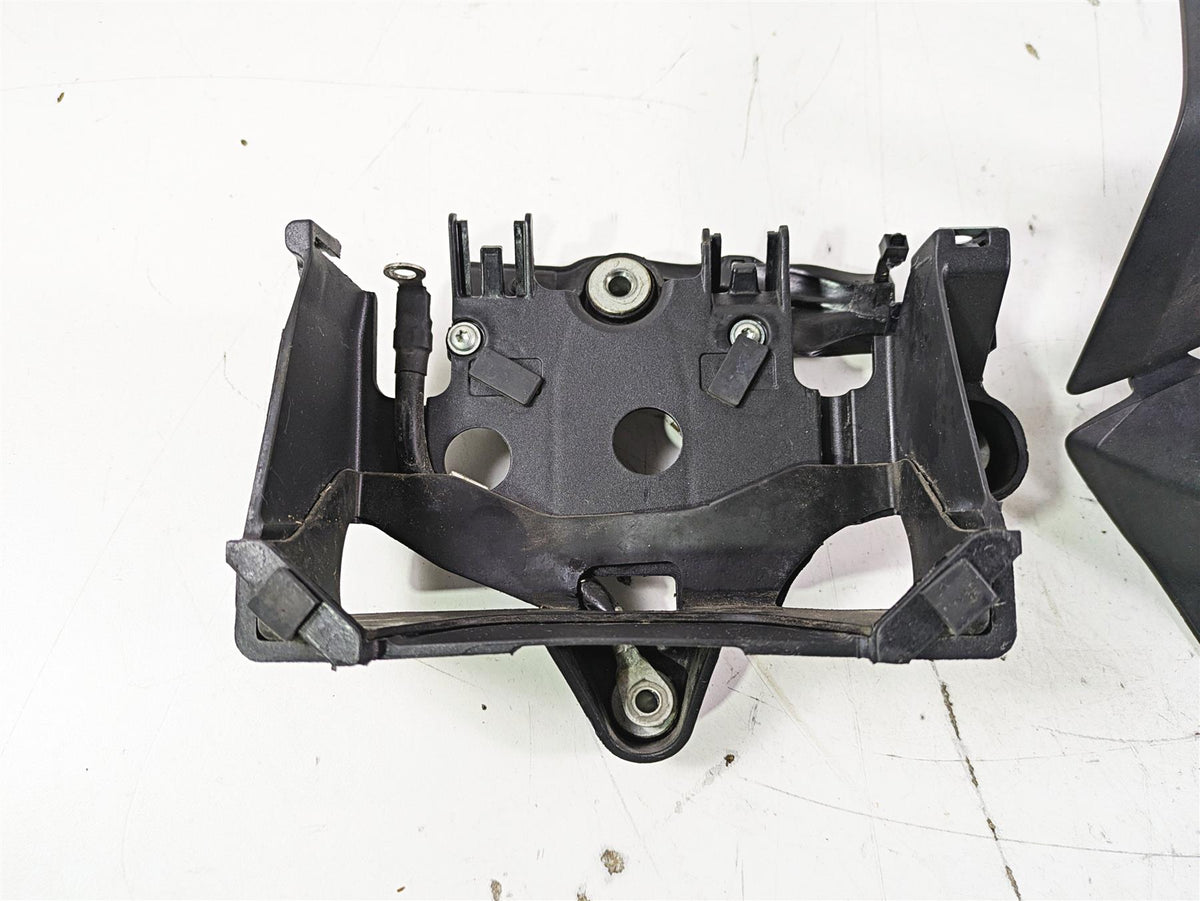 2015 Ducati Panigale 1299 S Cdi & Battery Holder Set 8291A361A 8291A541B {{ shop.shopifyCountryName }} - Mototech271