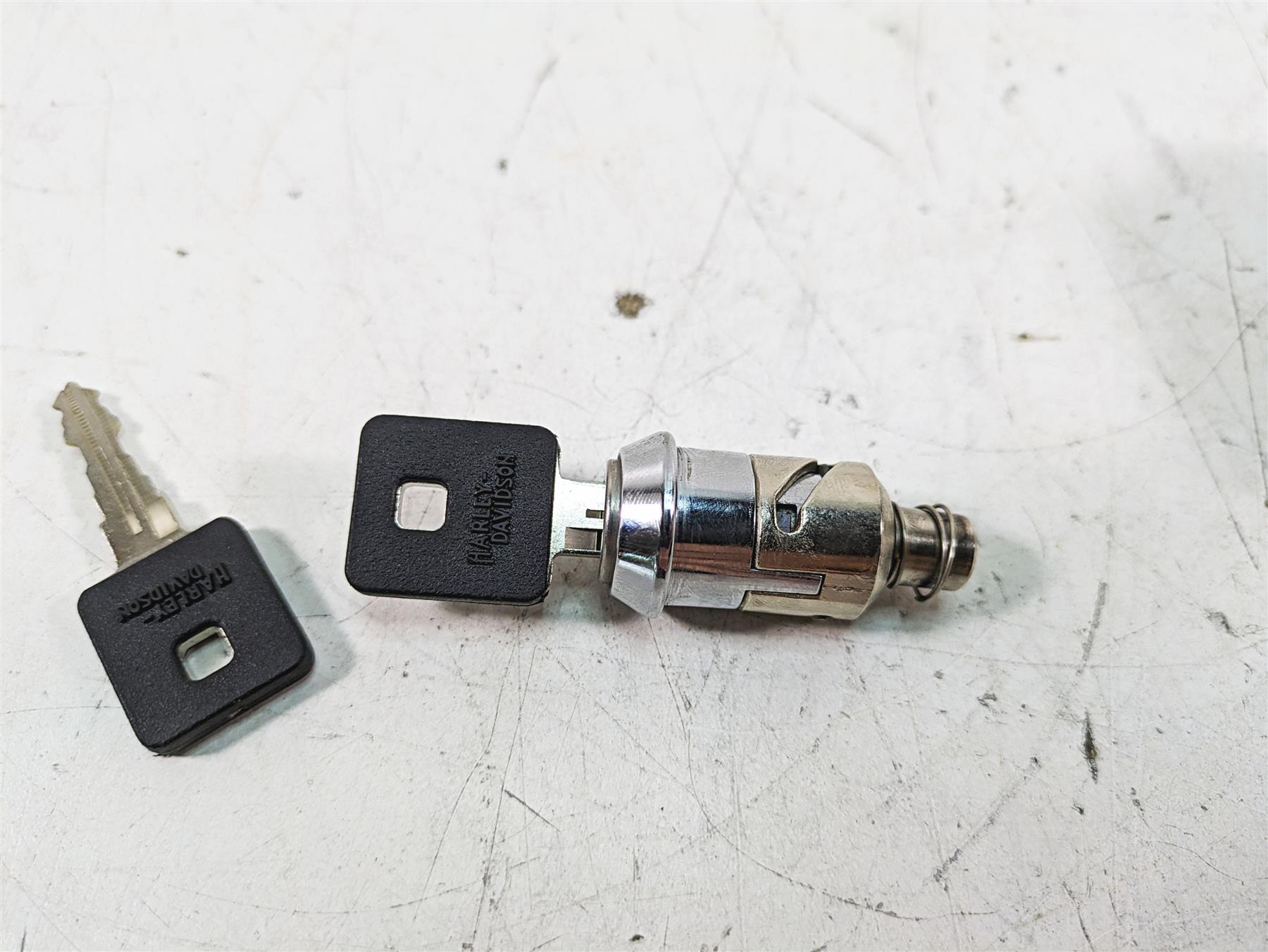 2017 Harley XL883 N Sportster Iron Ignition Switch Steering Lock Set 71400083 {{ shop.shopifyCountryName }} - Mototech271