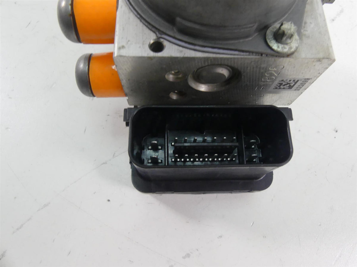2016 KTM 1290 Superduke R Abs Brake Pump Module Unit Box 61342031044 {{ shop.shopifyCountryName }} - Mototech271
