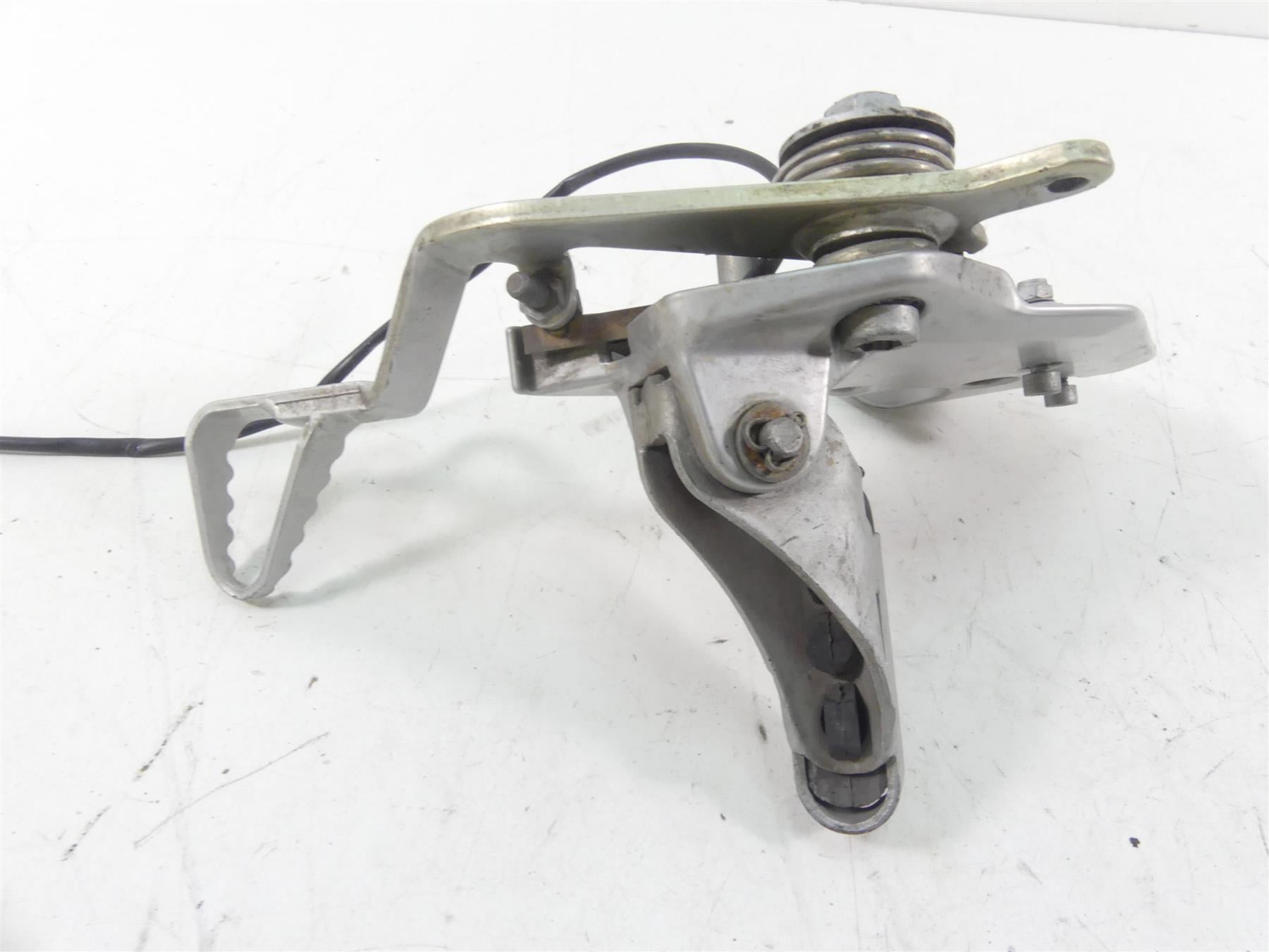 1999 BMW R1100 GS 259E Right Rider Footpeg Foot Peg & Brake Pedal 46712314246 {{ shop.shopifyCountryName }} - Mototech271