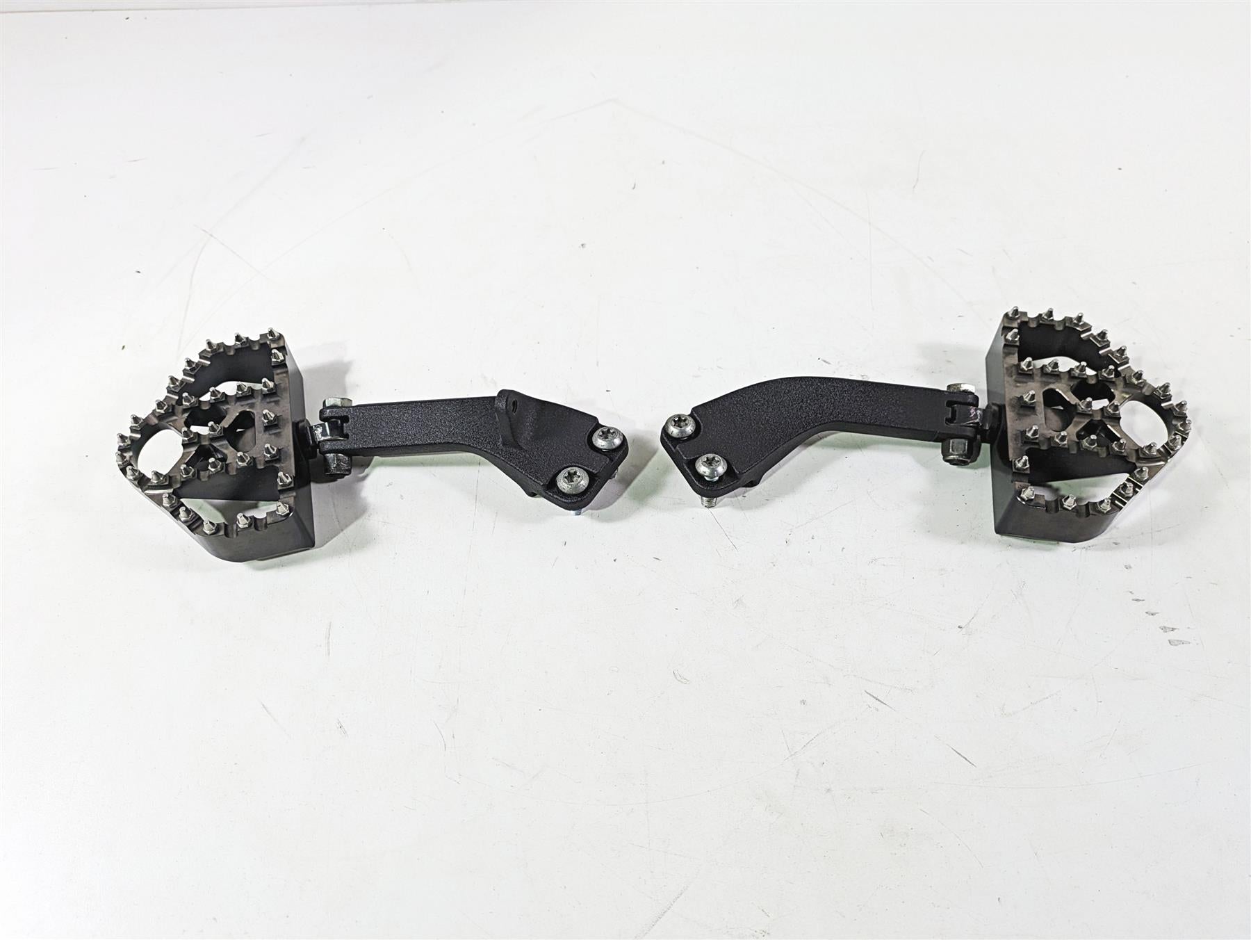 2017 Harley Dyna FXDB Street Bob Passenger Footpeg Custom Set -READ 49230-06 {{ shop.shopifyCountryName }} - Mototech271