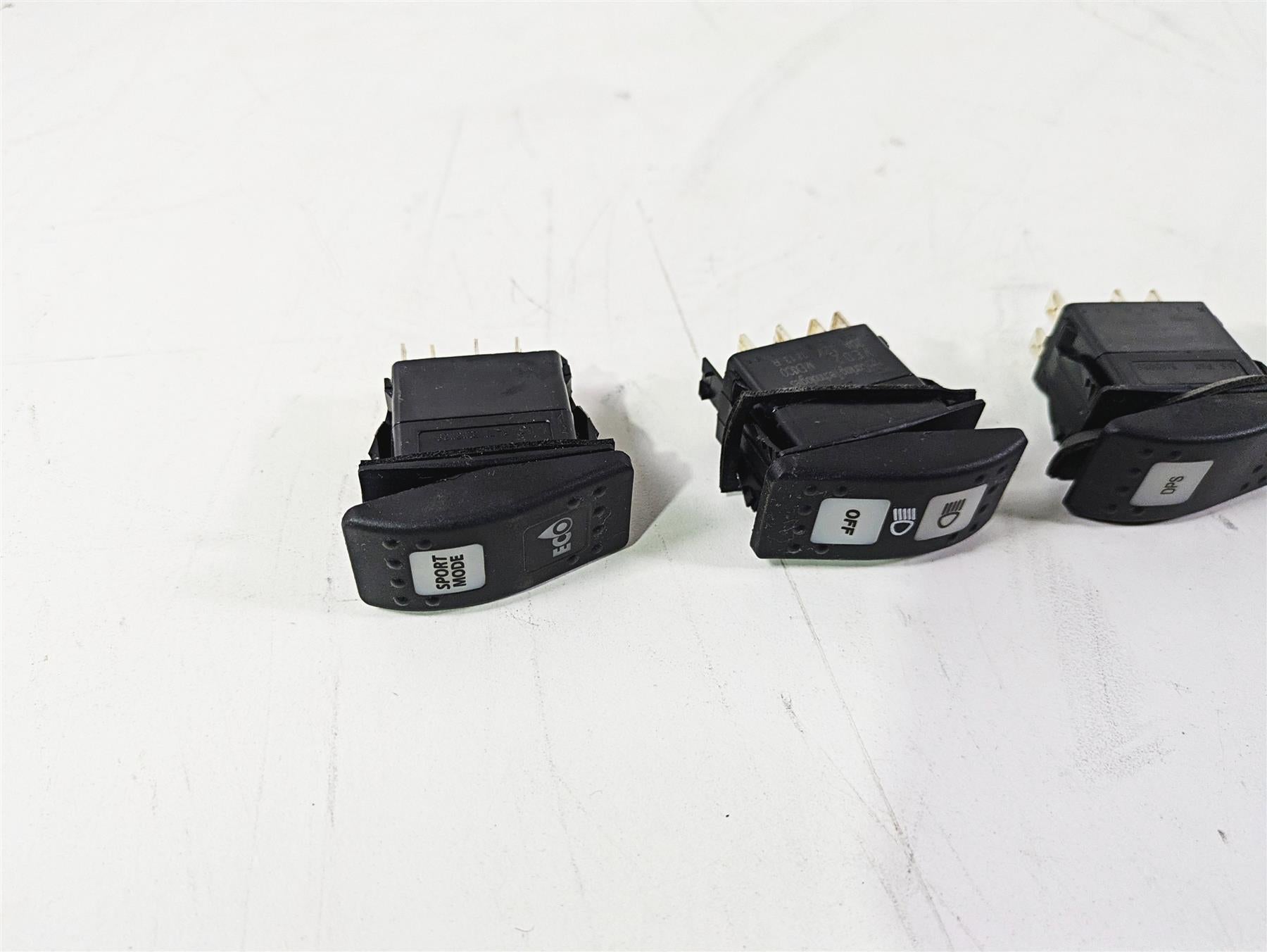 2018 Can Am Maverick X3 XRC Turbo R DPS Light Front Lock Switch 710004492 {{ shop.shopifyCountryName }} - Mototech271