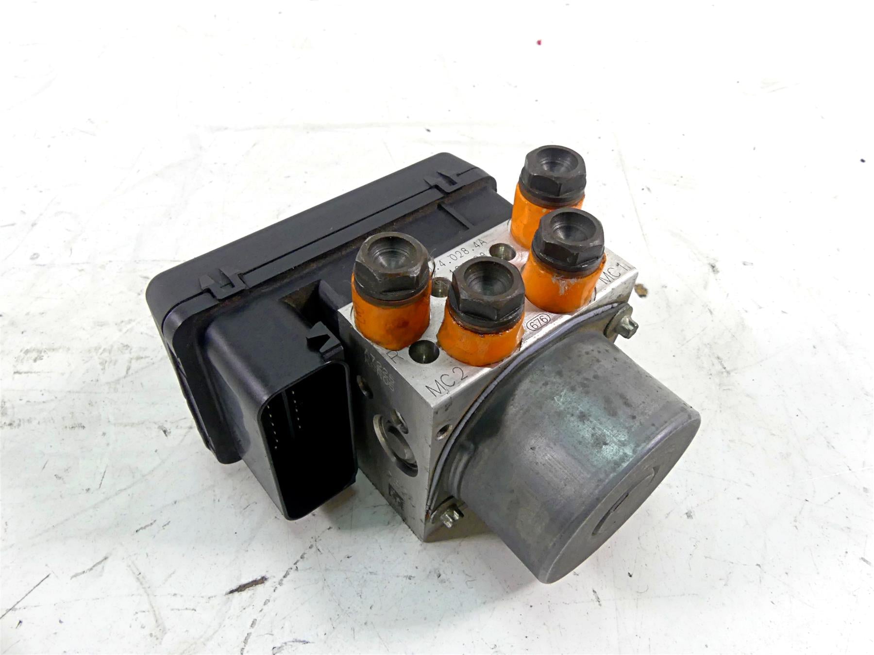 2013 Ducati Diavel Red Abs Brake Pump Module Unit 542a0284A {{ shop.shopifyCountryName }} - Mototech271