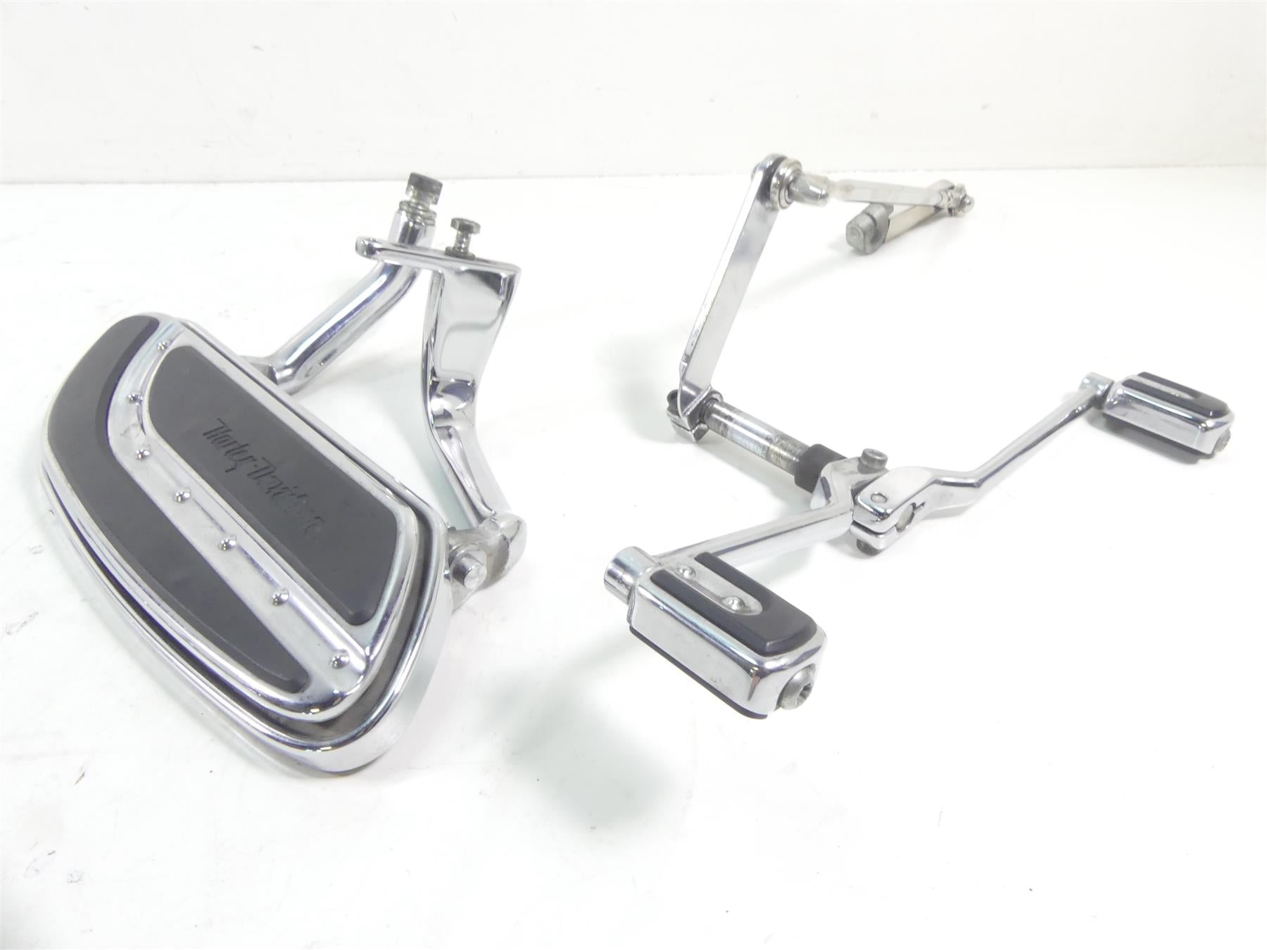 2007 Harley Touring FLHR SE CVO Road King Front Floor Boards + Pedals 50812-07 {{ shop.shopifyCountryName }} - Mototech271