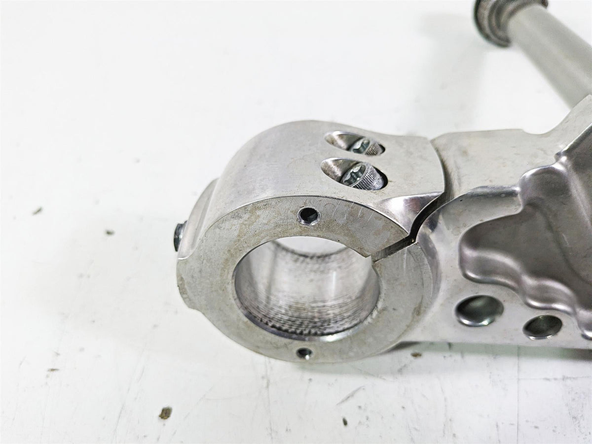 2021 Harley Softail FLSL Slim Lower Triple Tree Steering Clamp 45900162 {{ shop.shopifyCountryName }} - Mototech271