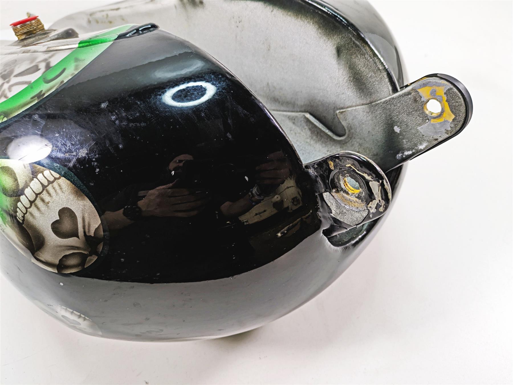 2006 Harley Sportster XL1200 Fuel Gas Petrol Tank Custom Paint - Read 62213-04 {{ shop.shopifyCountryName }} - Mototech271