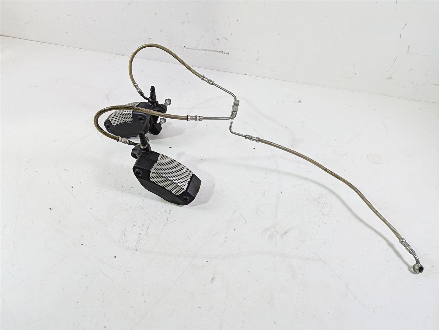 2013 Harley VRSCF Muscle Rod Front Brake Caliper Set + Lines 44731-08 44732-08 {{ shop.shopifyCountryName }} - Mototech271
