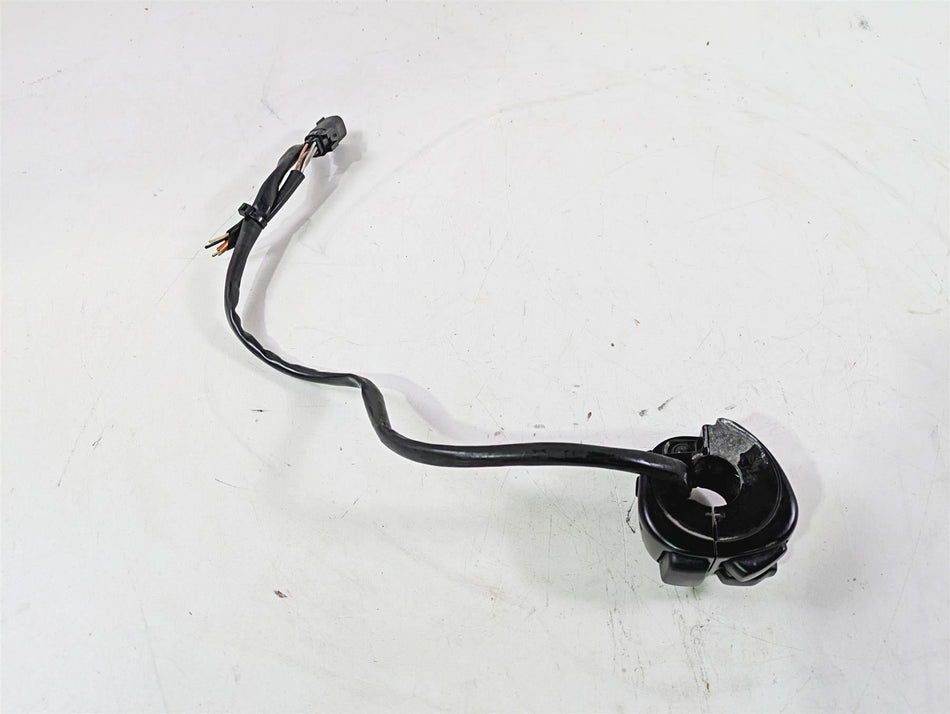2013 Harley VRSCF Muscle Rod Right Hand Control Switch - Read 71684-06A {{ shop.shopifyCountryName }} - Mototech271