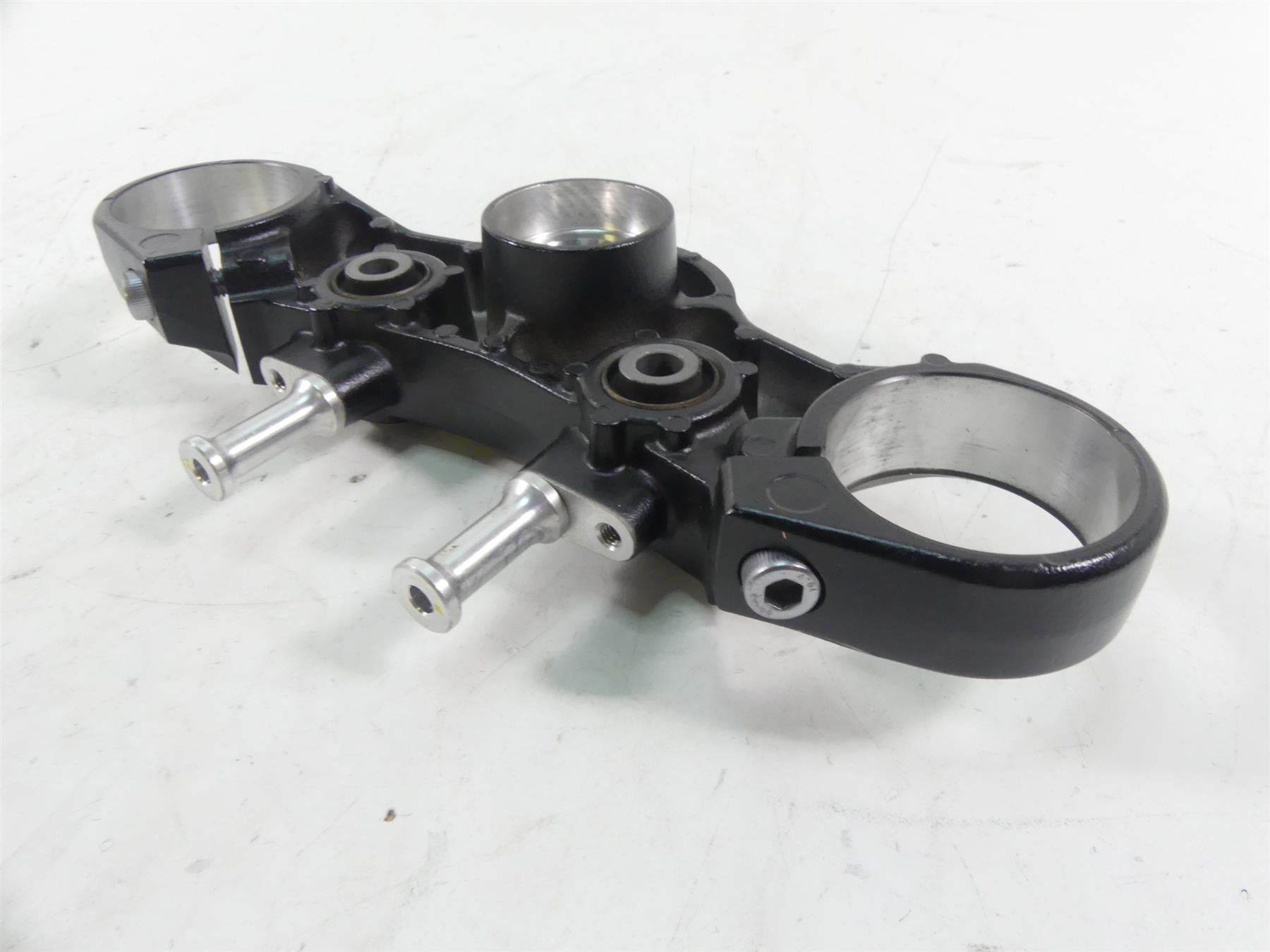 2013 Yamaha VMX17 V-Max 1700 Upper Triple Tree Steering Clamp 52mm 2S3-23435-00 {{ shop.shopifyCountryName }} - Mototech271