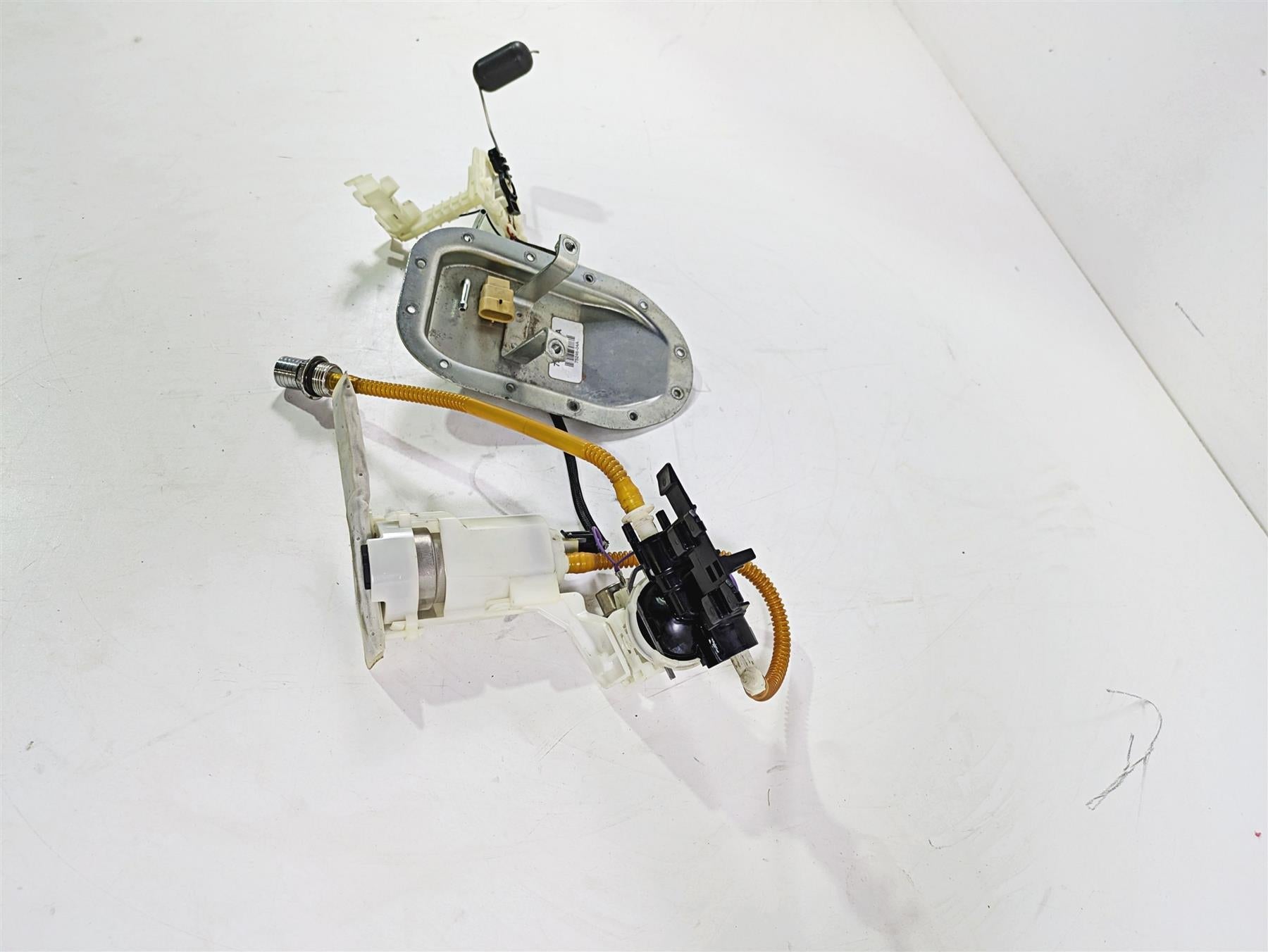 2016 Harley FXDL Dyna Low Rider Fuel Gas Petrol Pump - Tested 75246-04A {{ shop.shopifyCountryName }} - Mototech271
