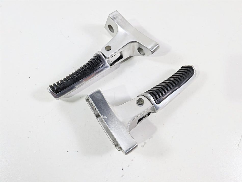 2006 Suzuki C90 VL1500T Boulevard Rear Passenger Footpeg Set 43811-10F10 {{ shop.shopifyCountryName }} - Mototech271