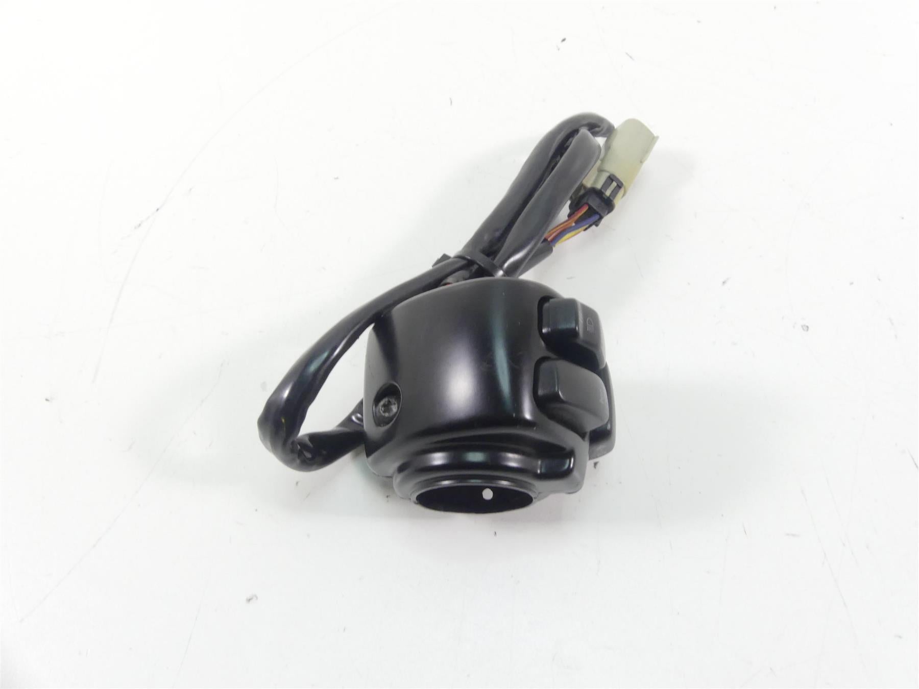 2011 Harley VRSCF Muscle Rod Left Hand Blinker Control Switch - Read 71682-06A {{ shop.shopifyCountryName }} - Mototech271